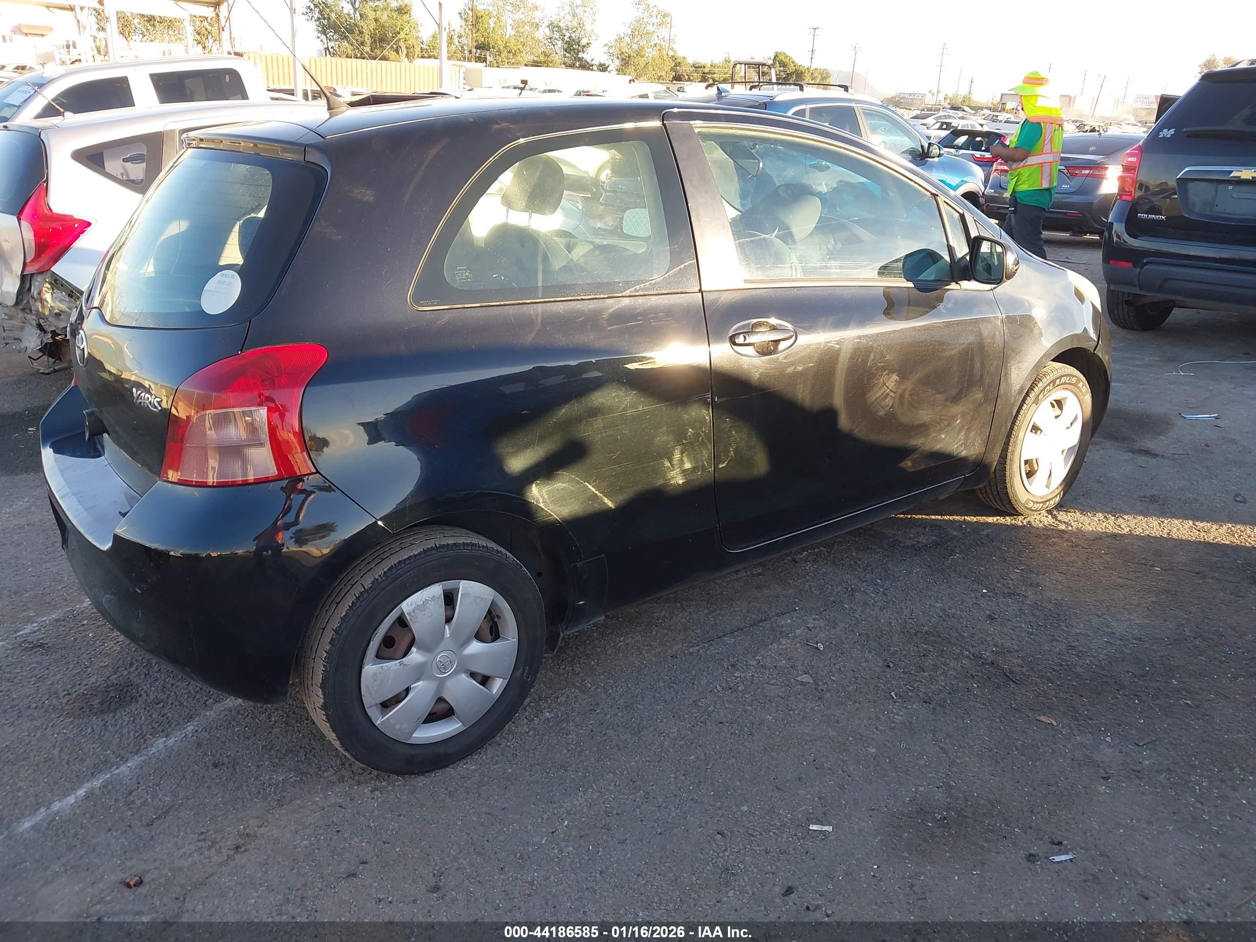 TOYOTA YARIS image 4