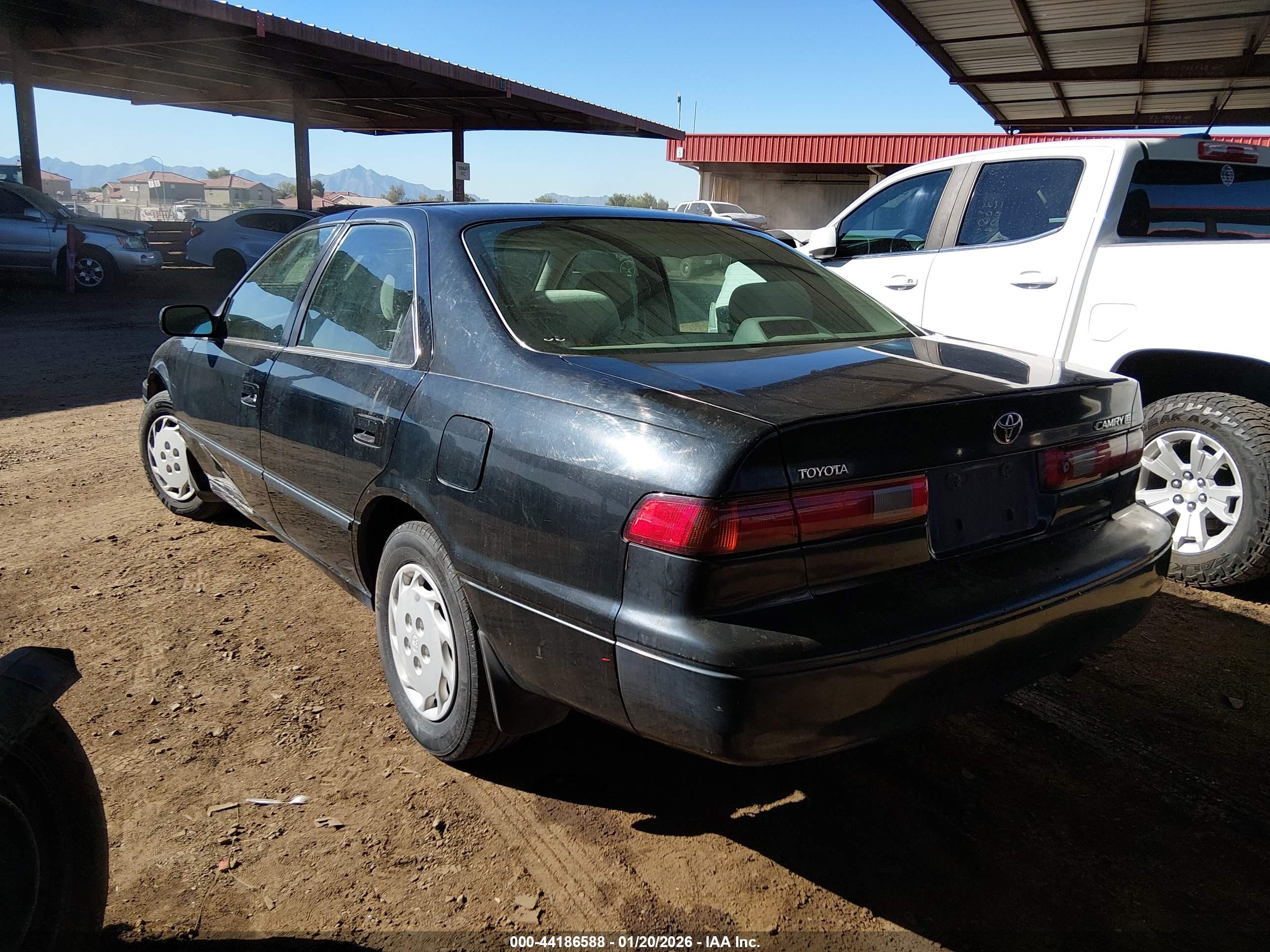 TOYOTA CAMRY image 3