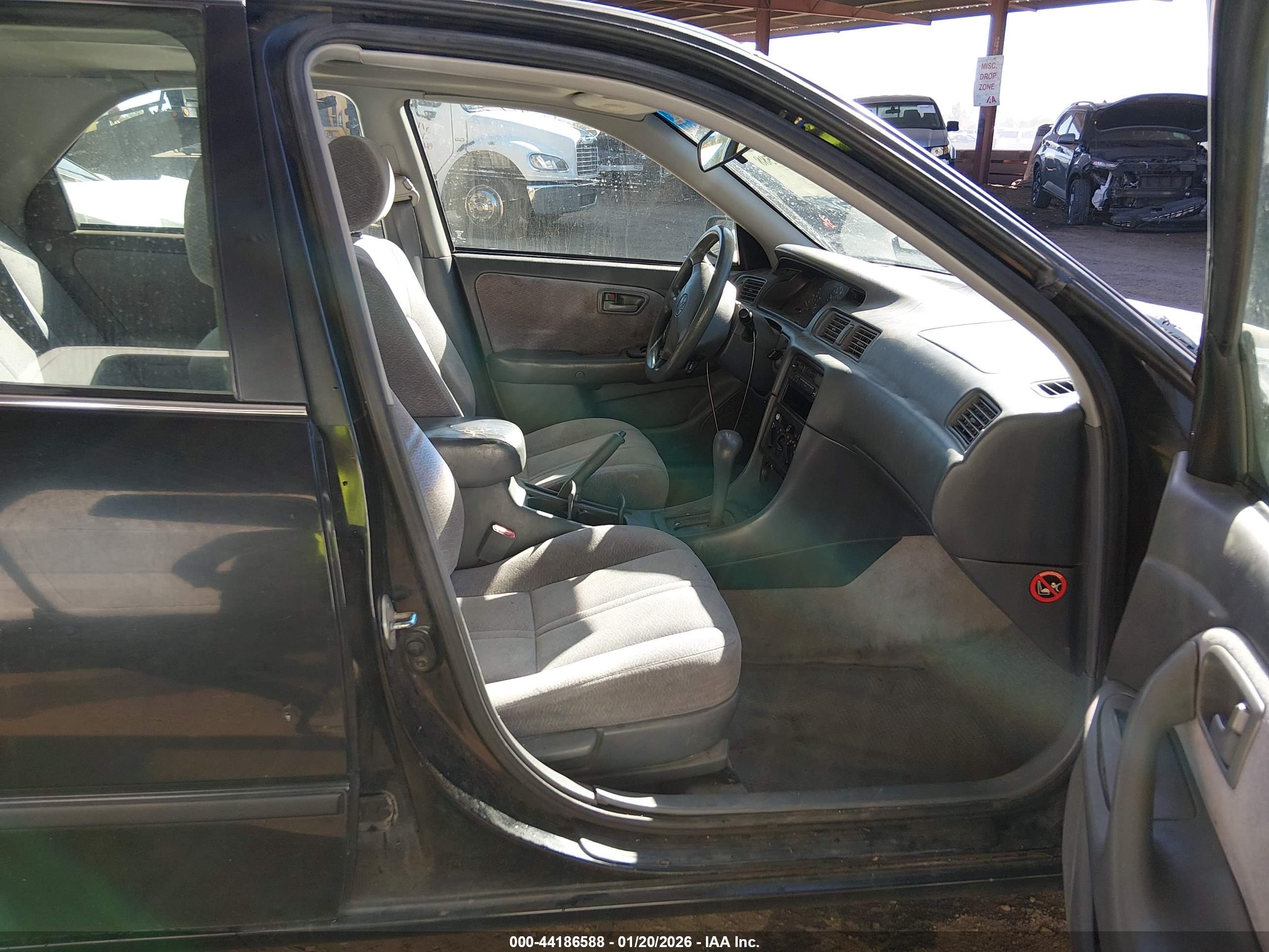 TOYOTA CAMRY image 5