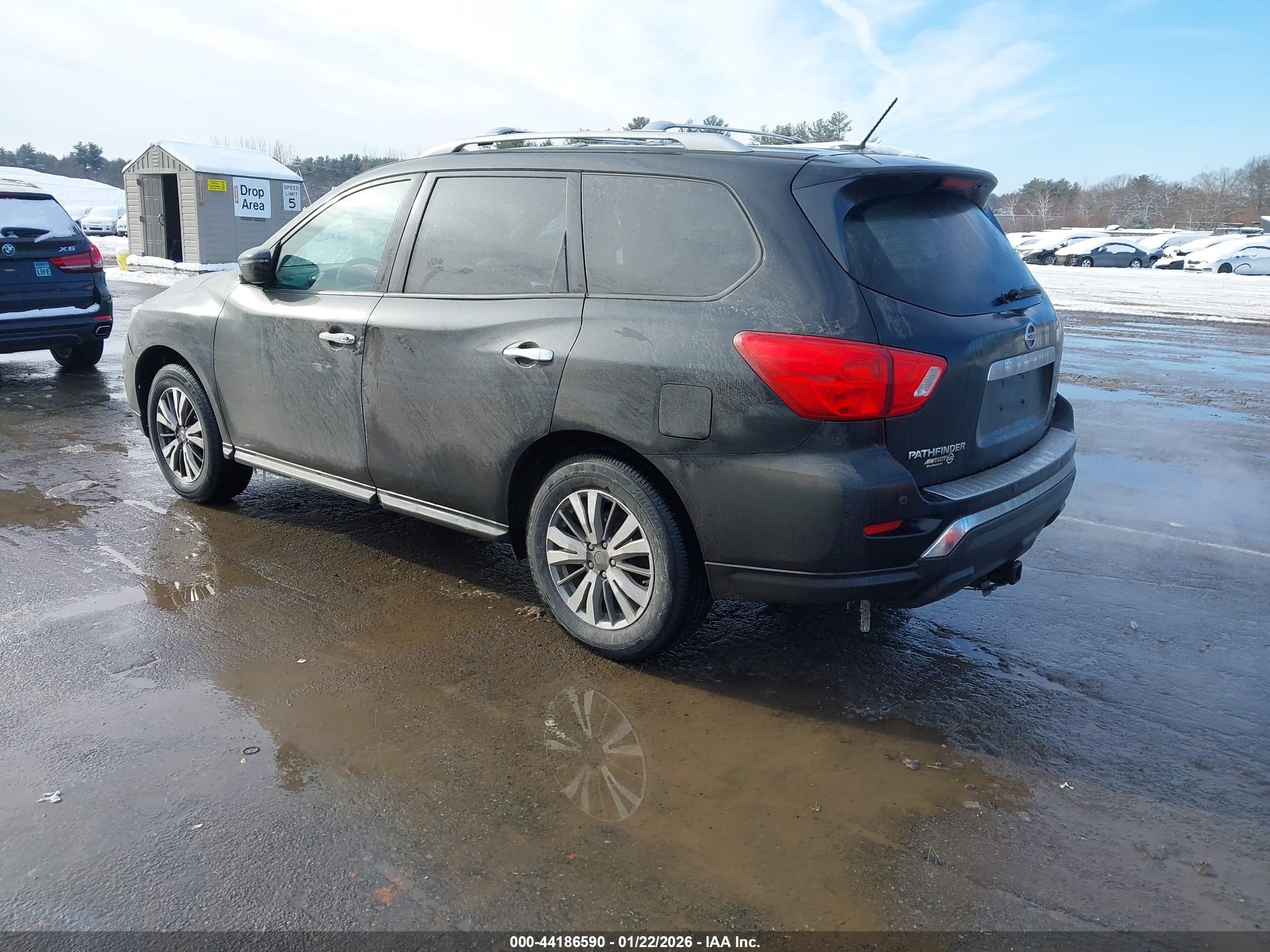 NISSAN PATHFINDER image 3