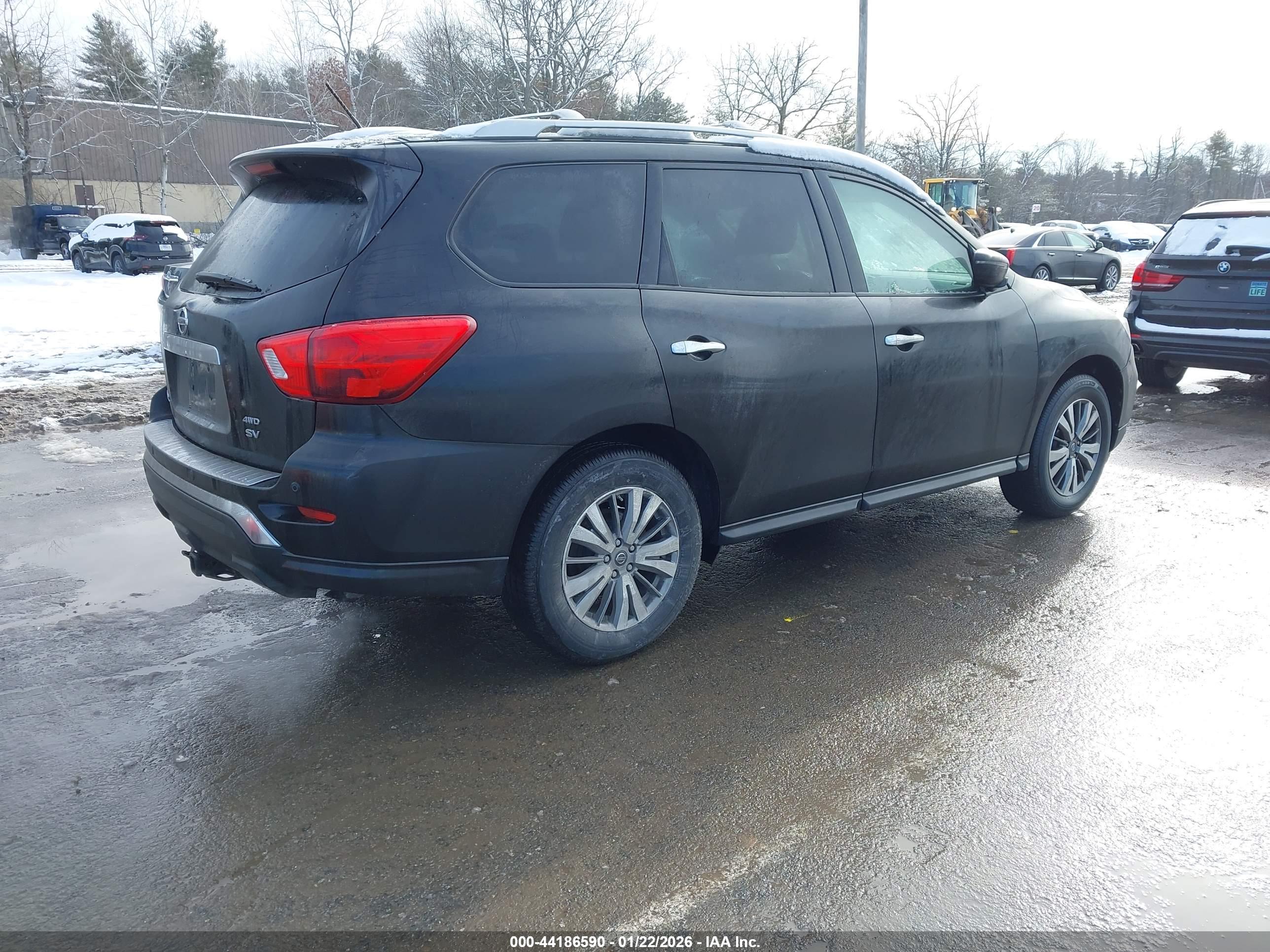 NISSAN PATHFINDER image 4