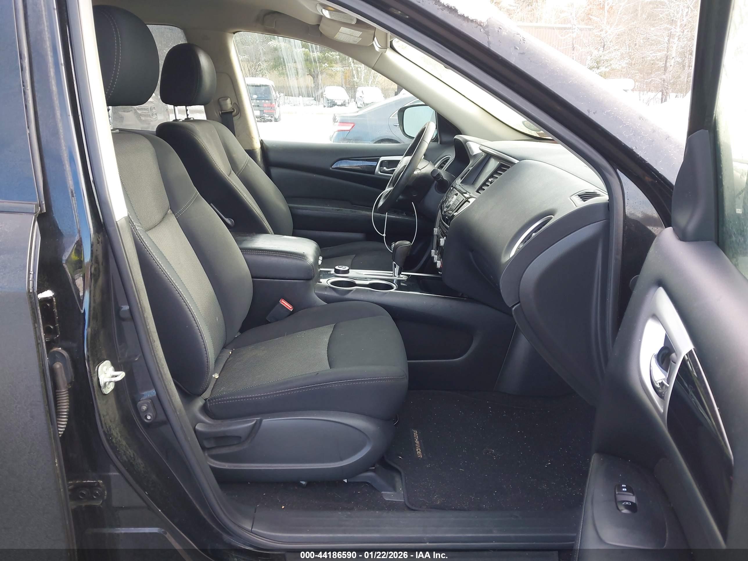 NISSAN PATHFINDER image 5