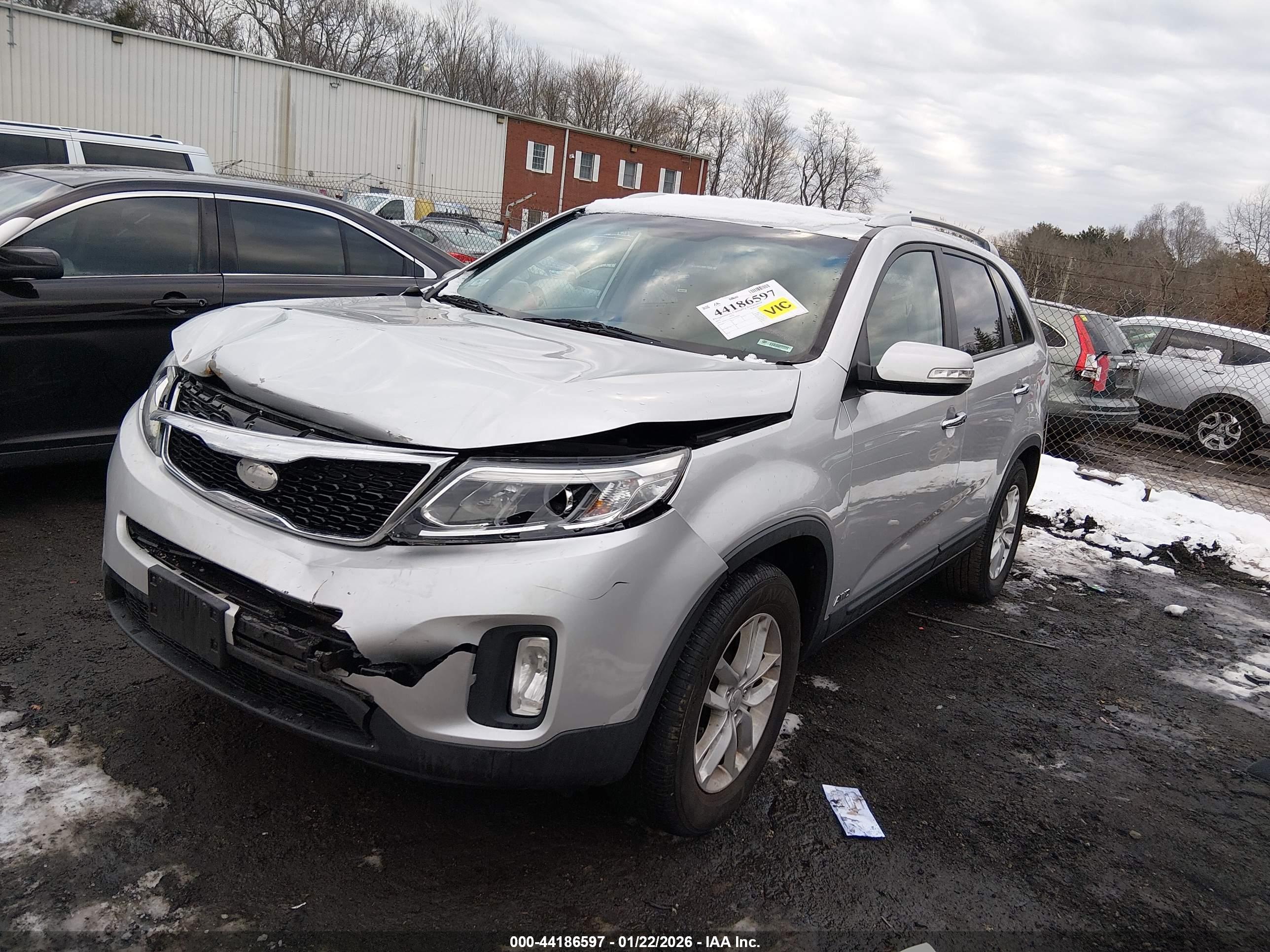 KIA SORENTO image 2