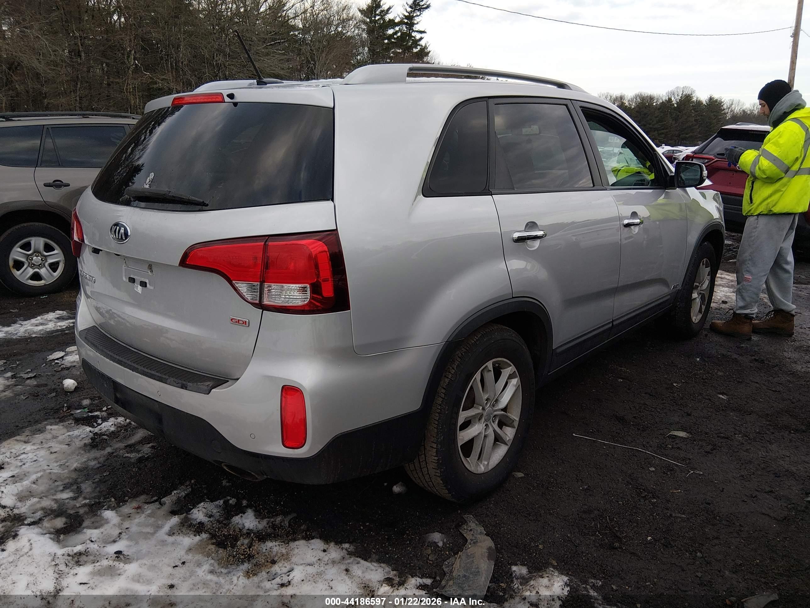 KIA SORENTO image 4