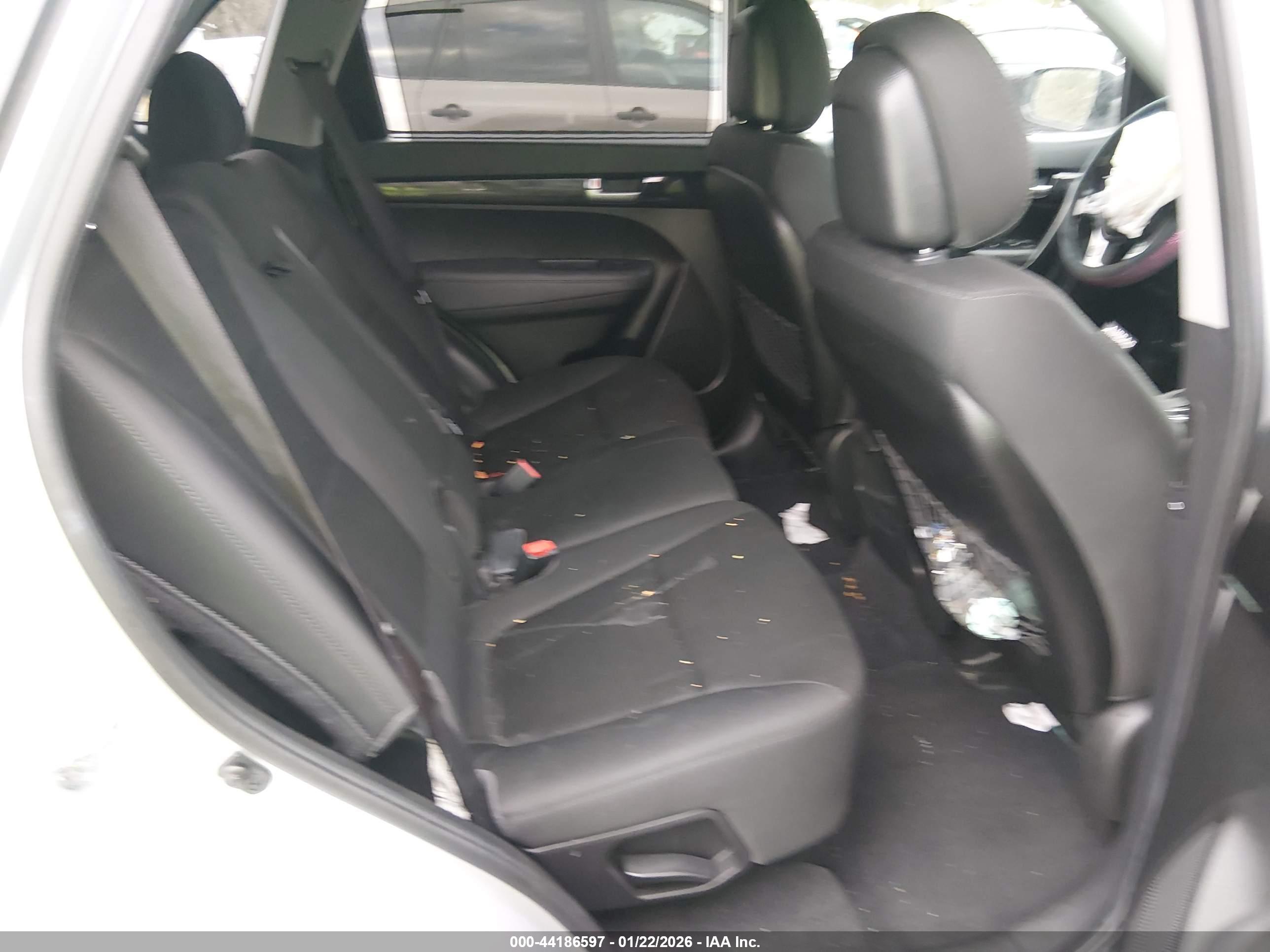 KIA SORENTO image 8