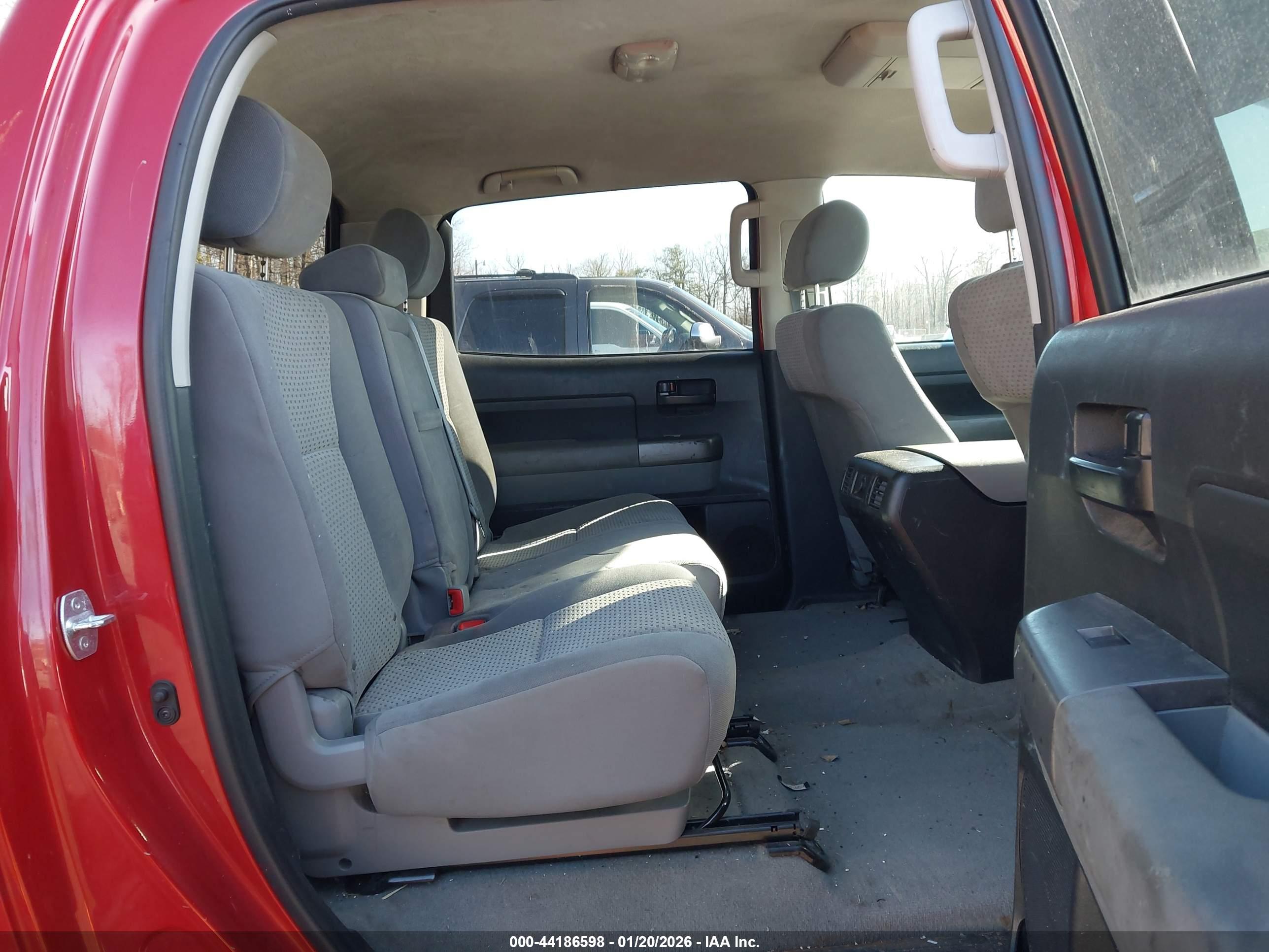 TOYOTA TUNDRA image 8