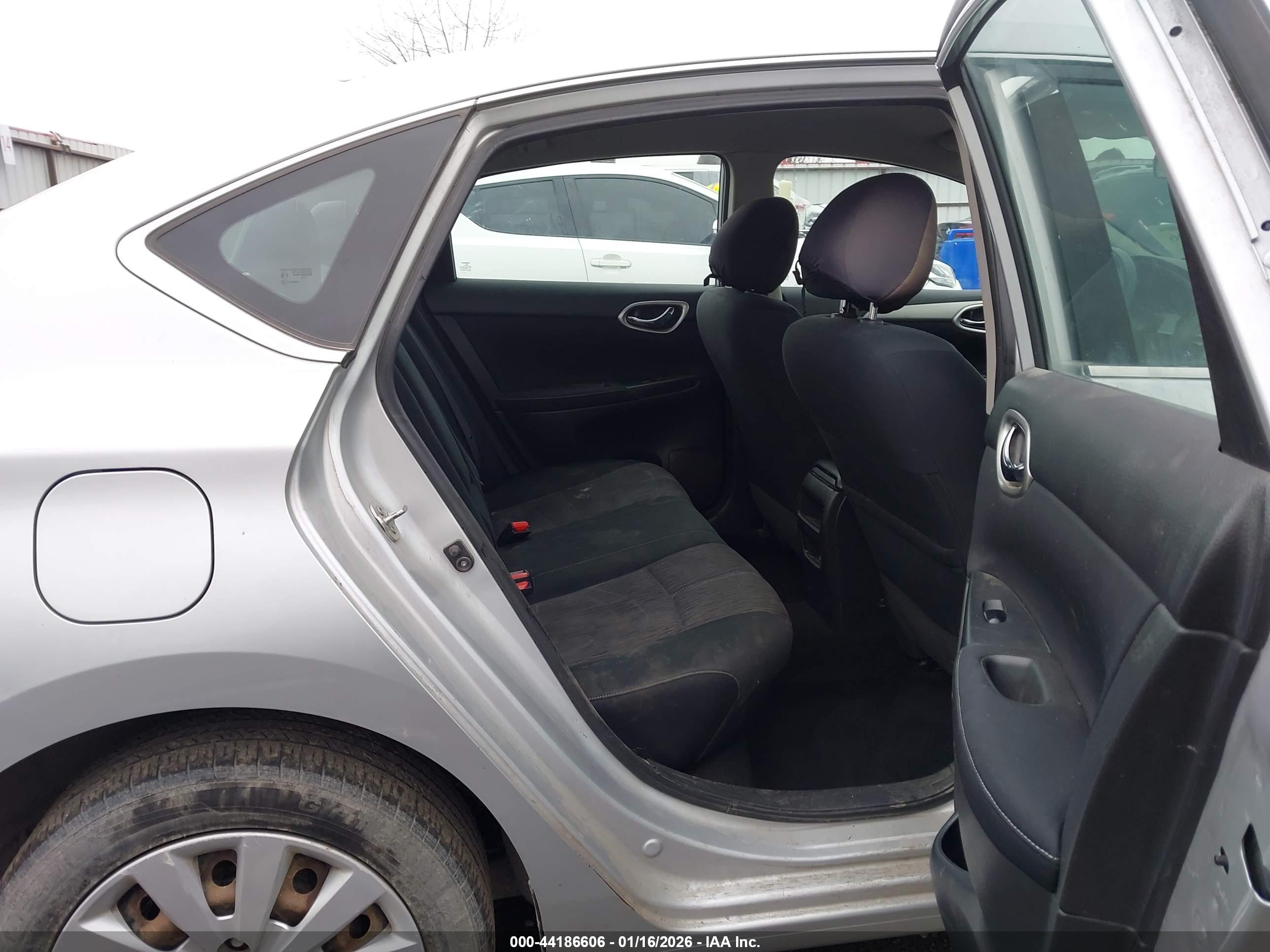 NISSAN SENTRA image 8