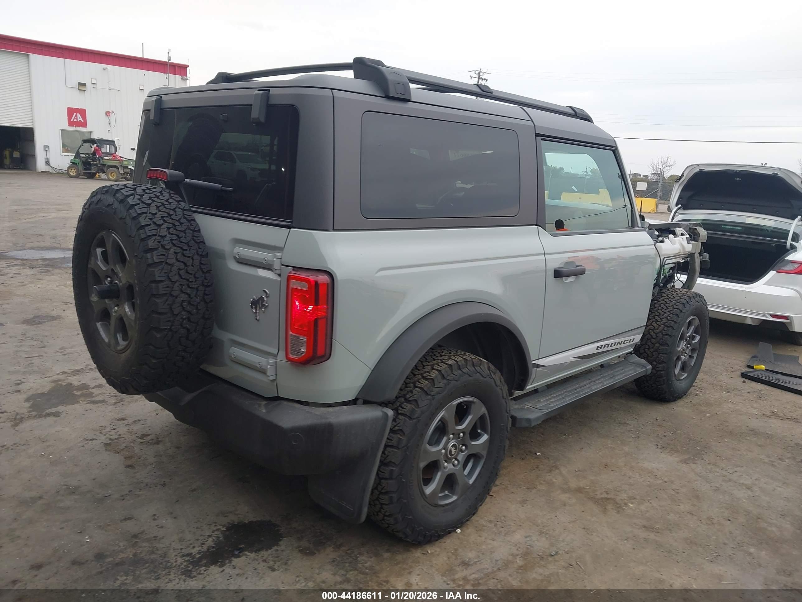 FORD BRONCO image 4