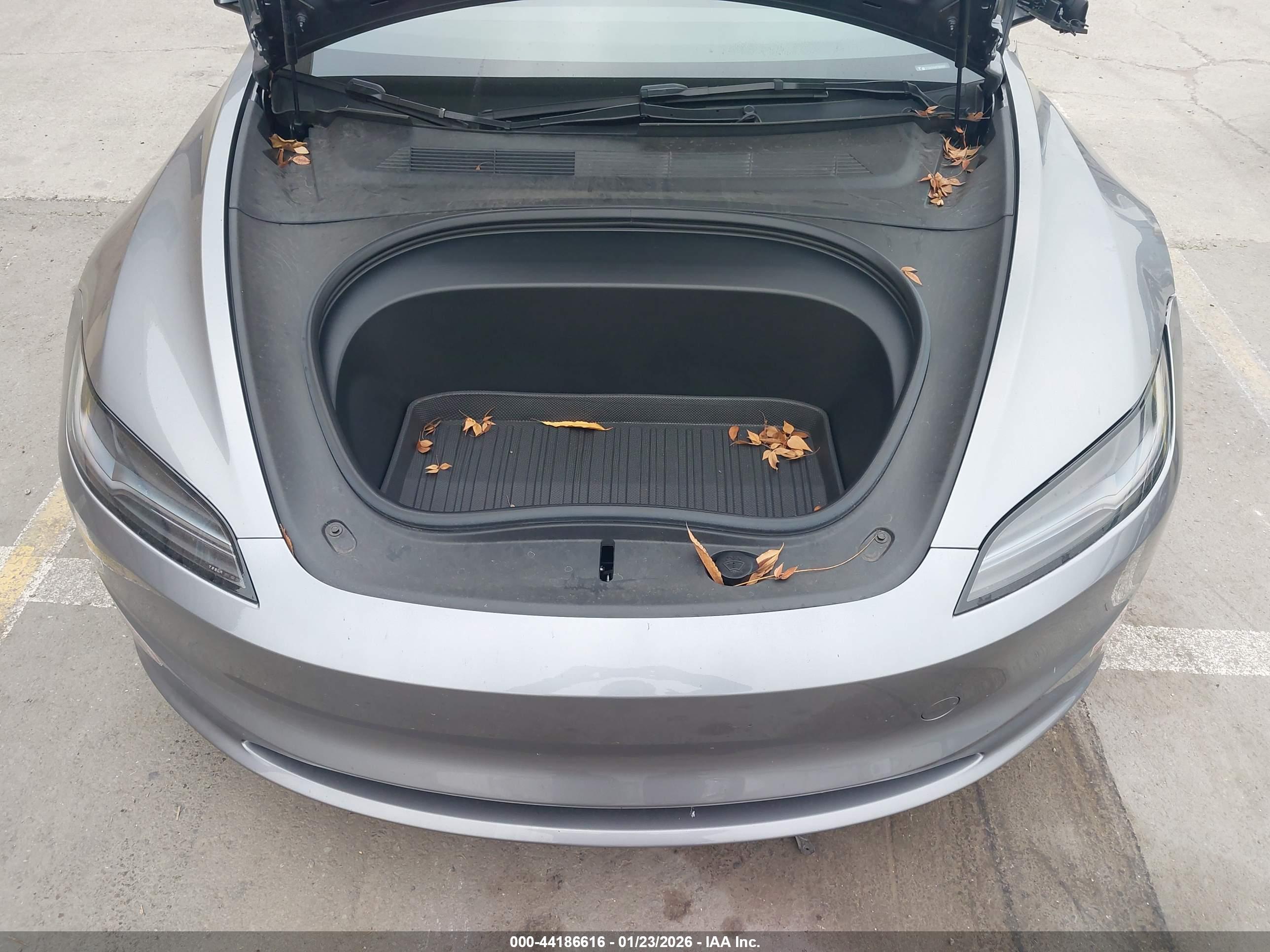 TESLA MODEL image 10