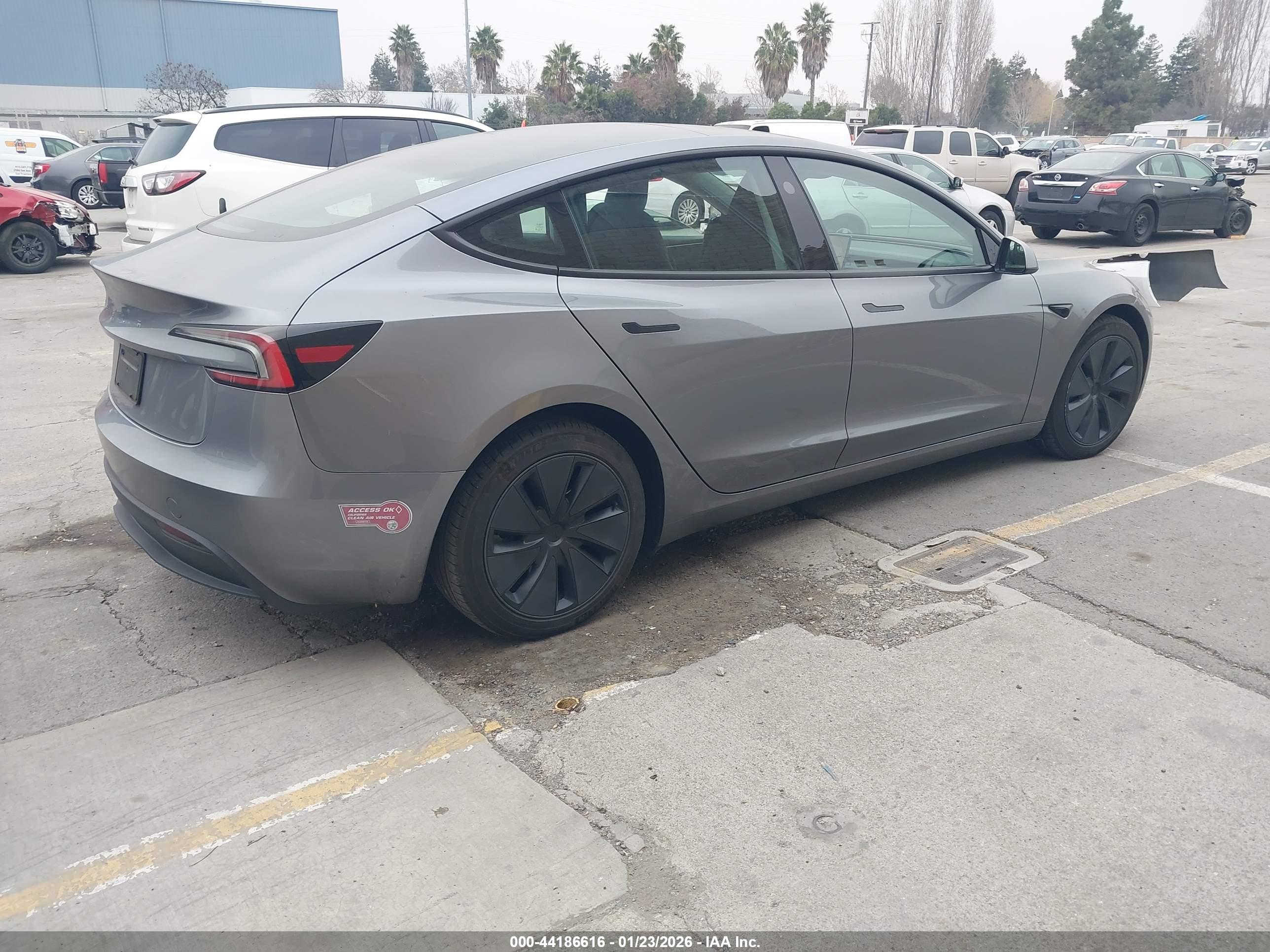 TESLA MODEL image 4