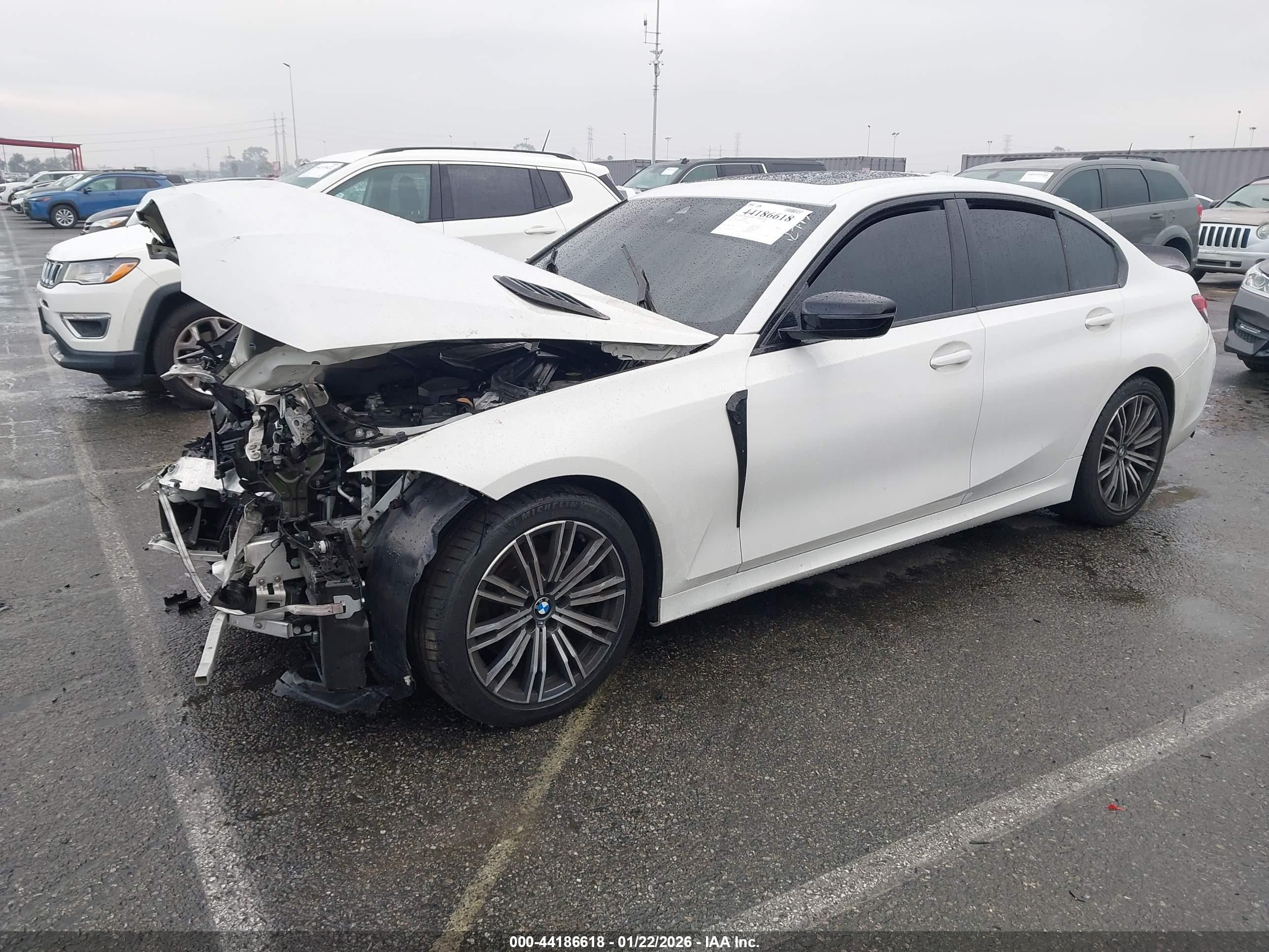 BMW 330I image 2