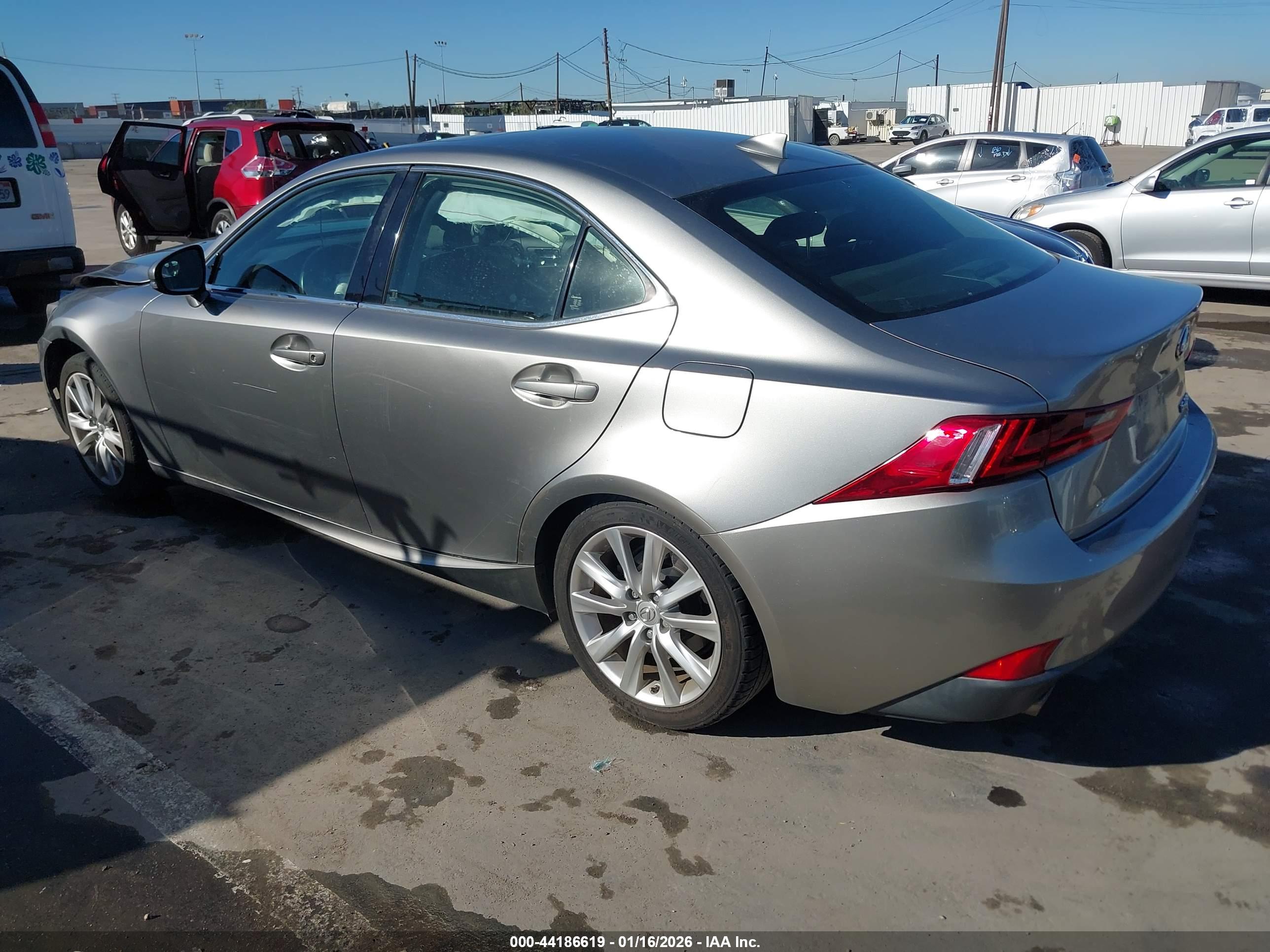 LEXUS IS image 3