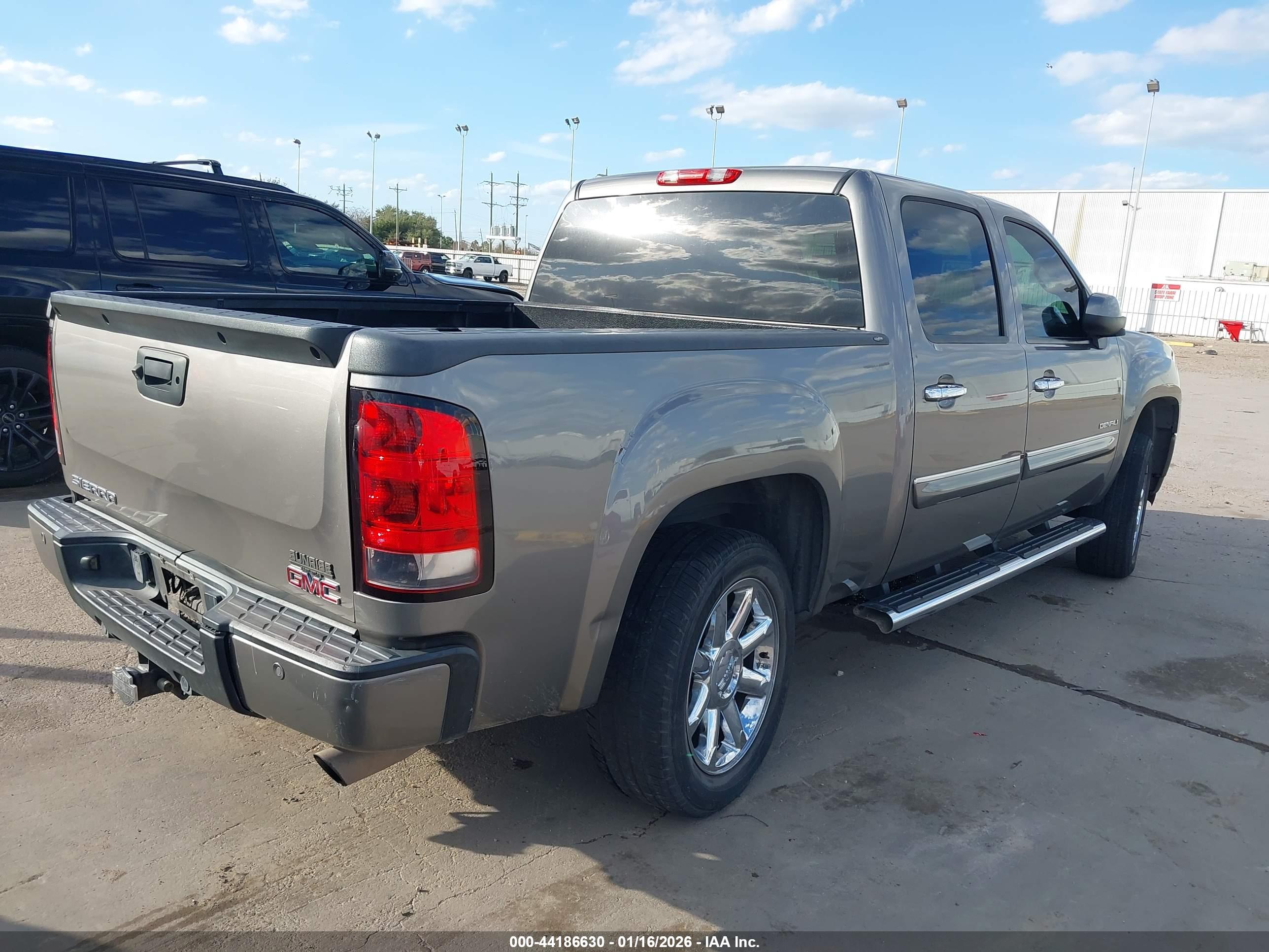 GMC SIERRA image 4