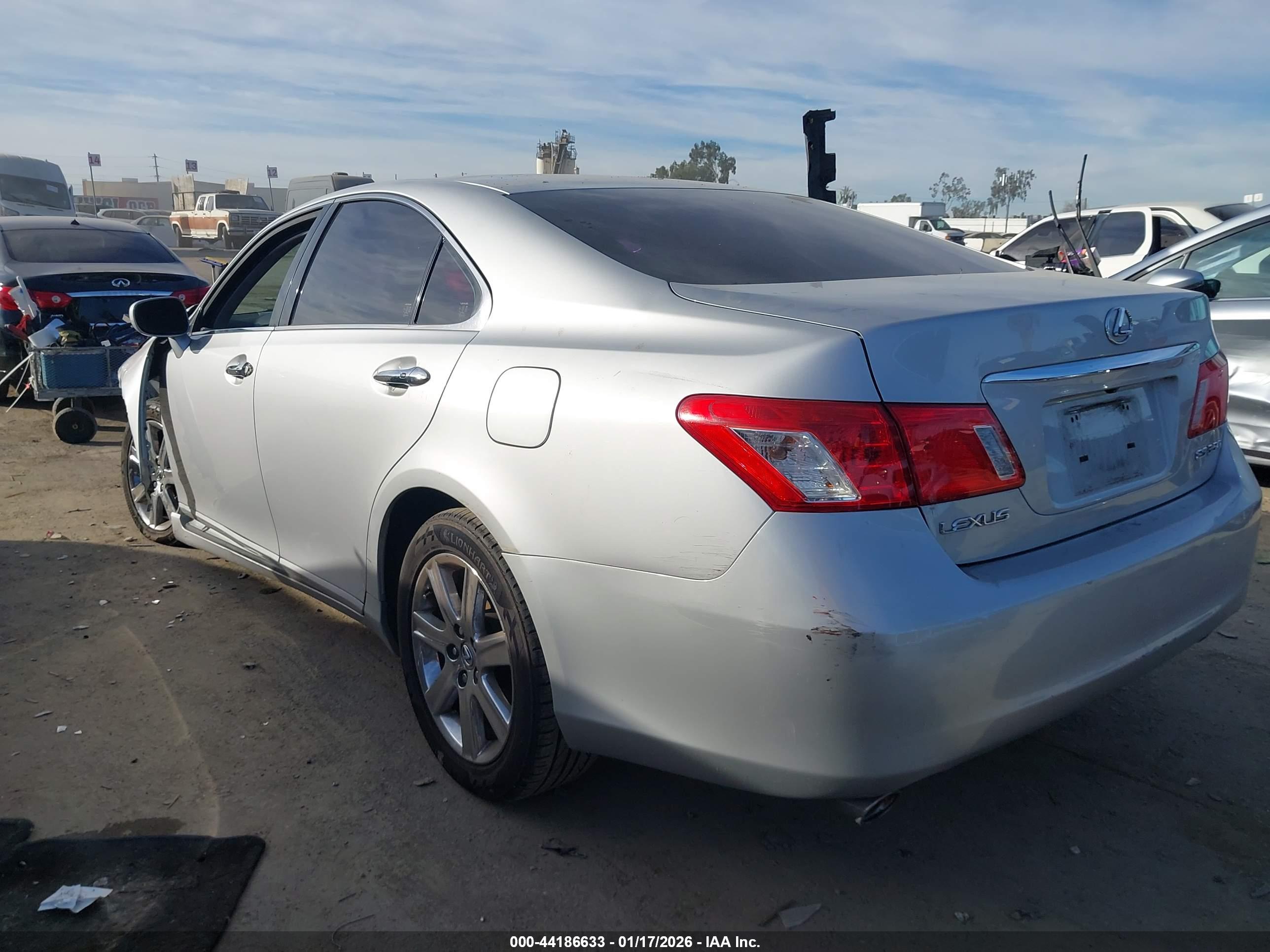 LEXUS ES image 3