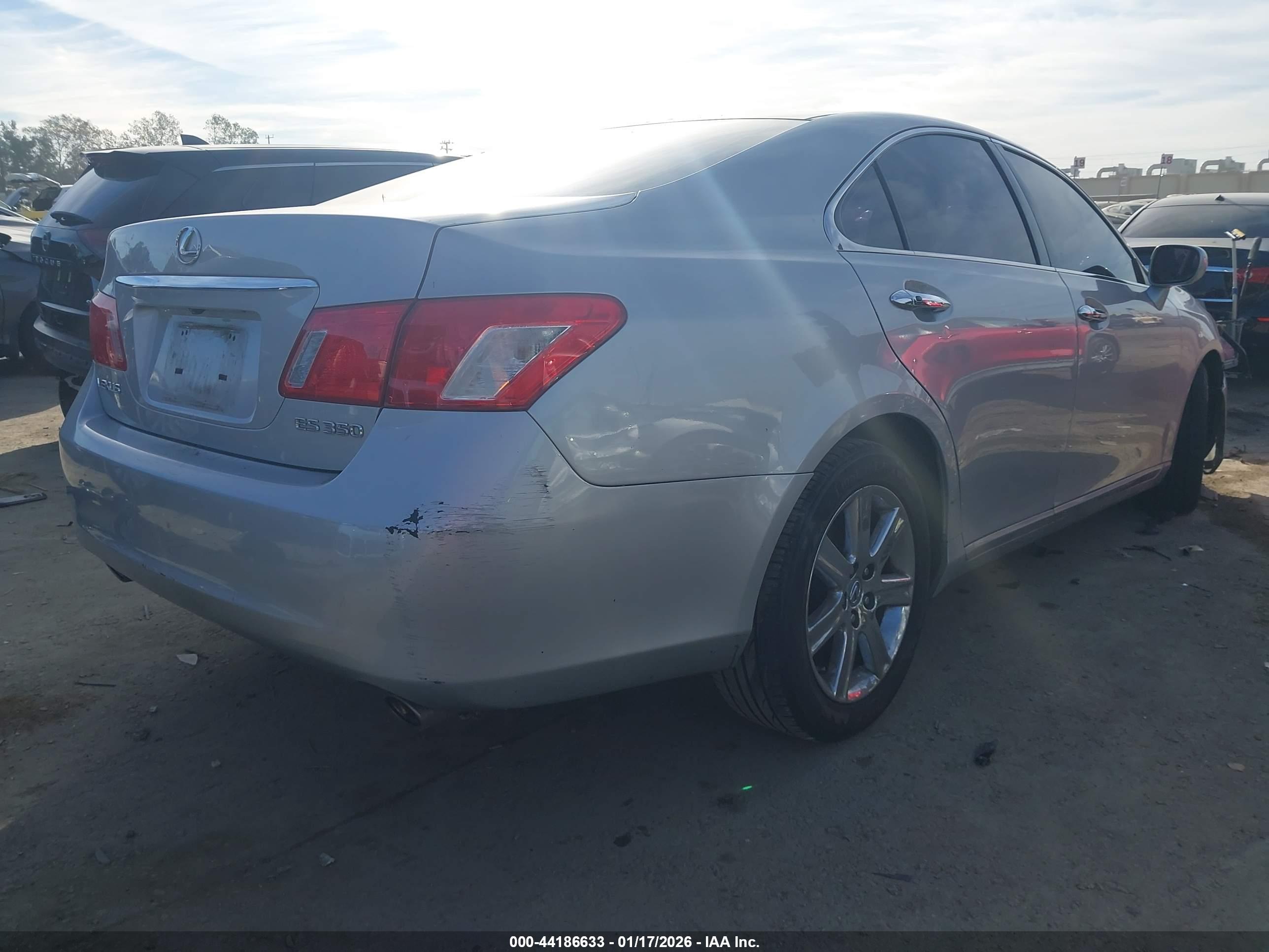 LEXUS ES image 4