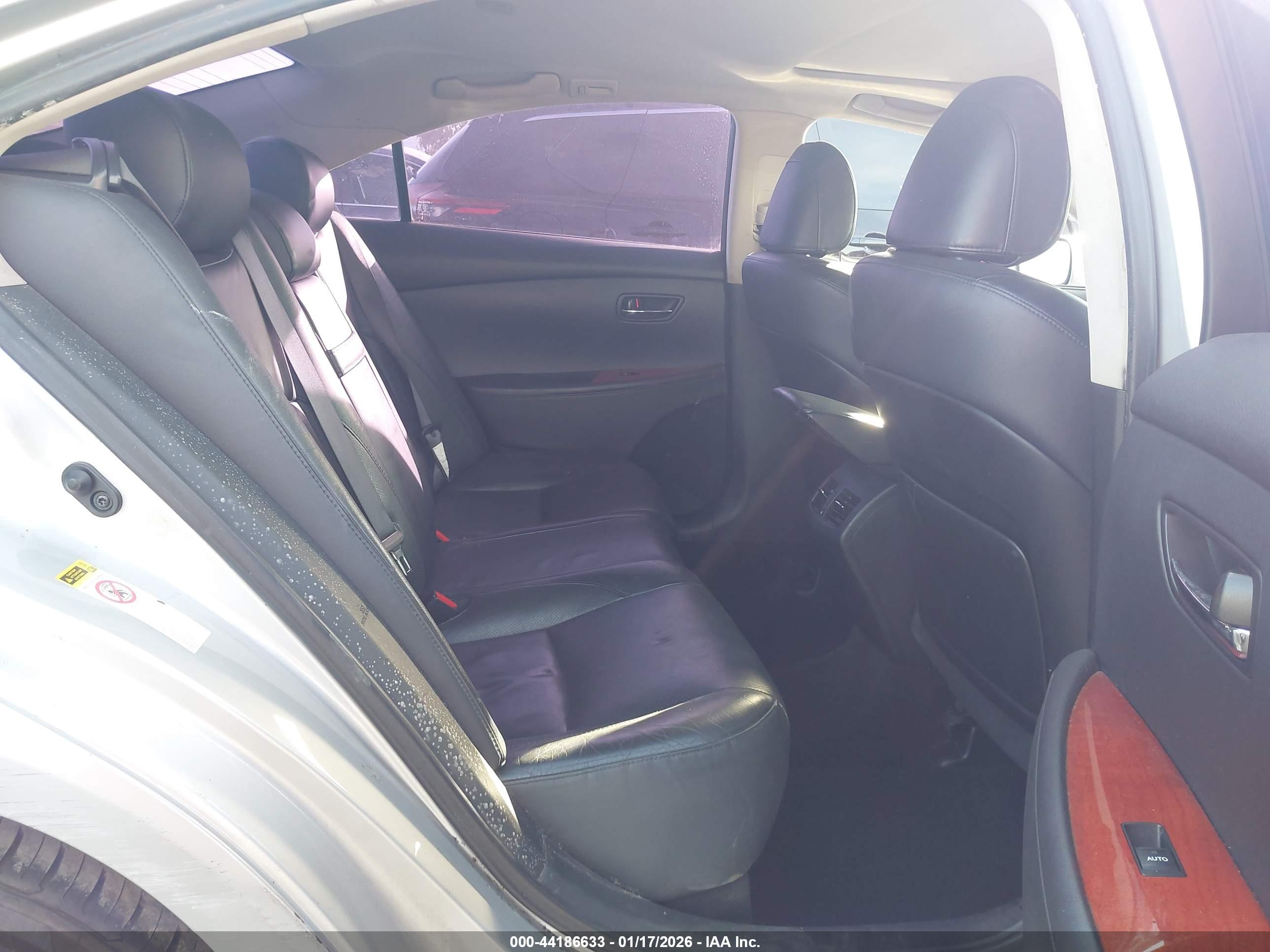 LEXUS ES image 8