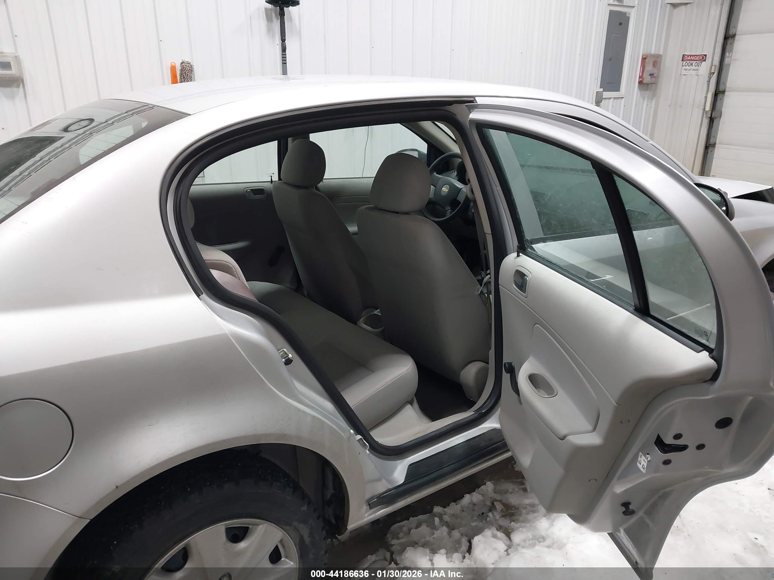 CHEVROLET COBALT image 8