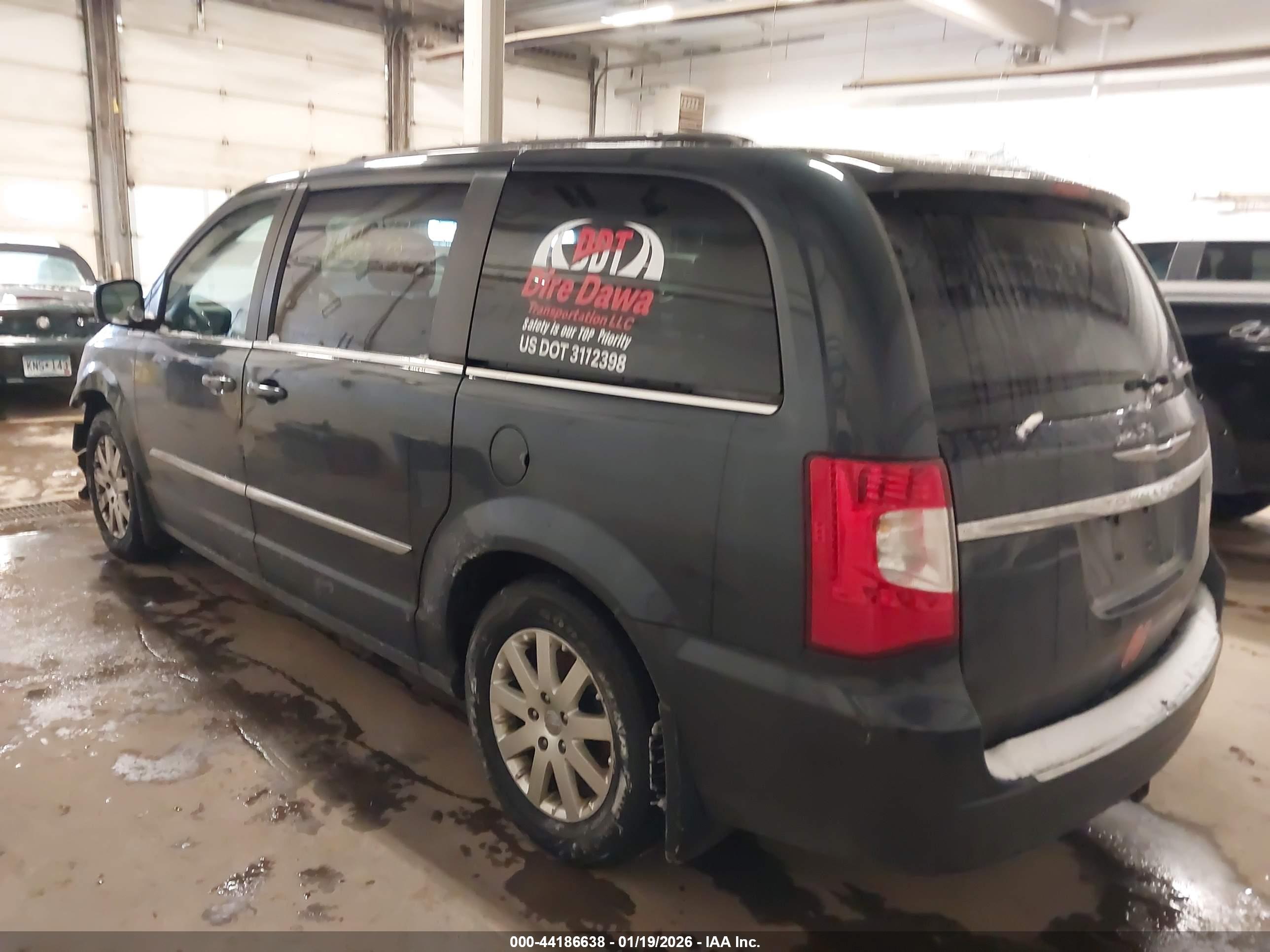 CHRYSLER TOWN image 3