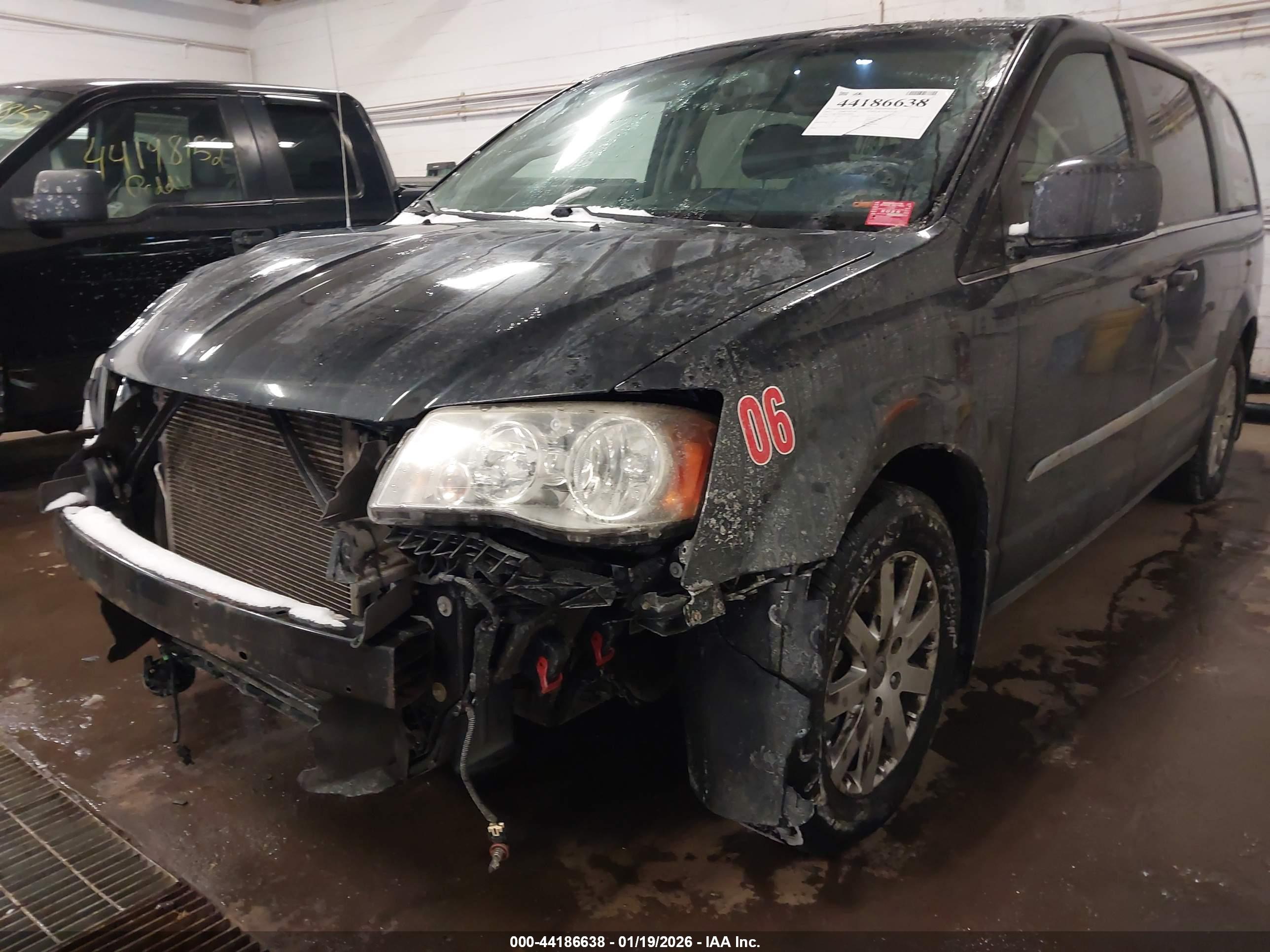 CHRYSLER TOWN image 6