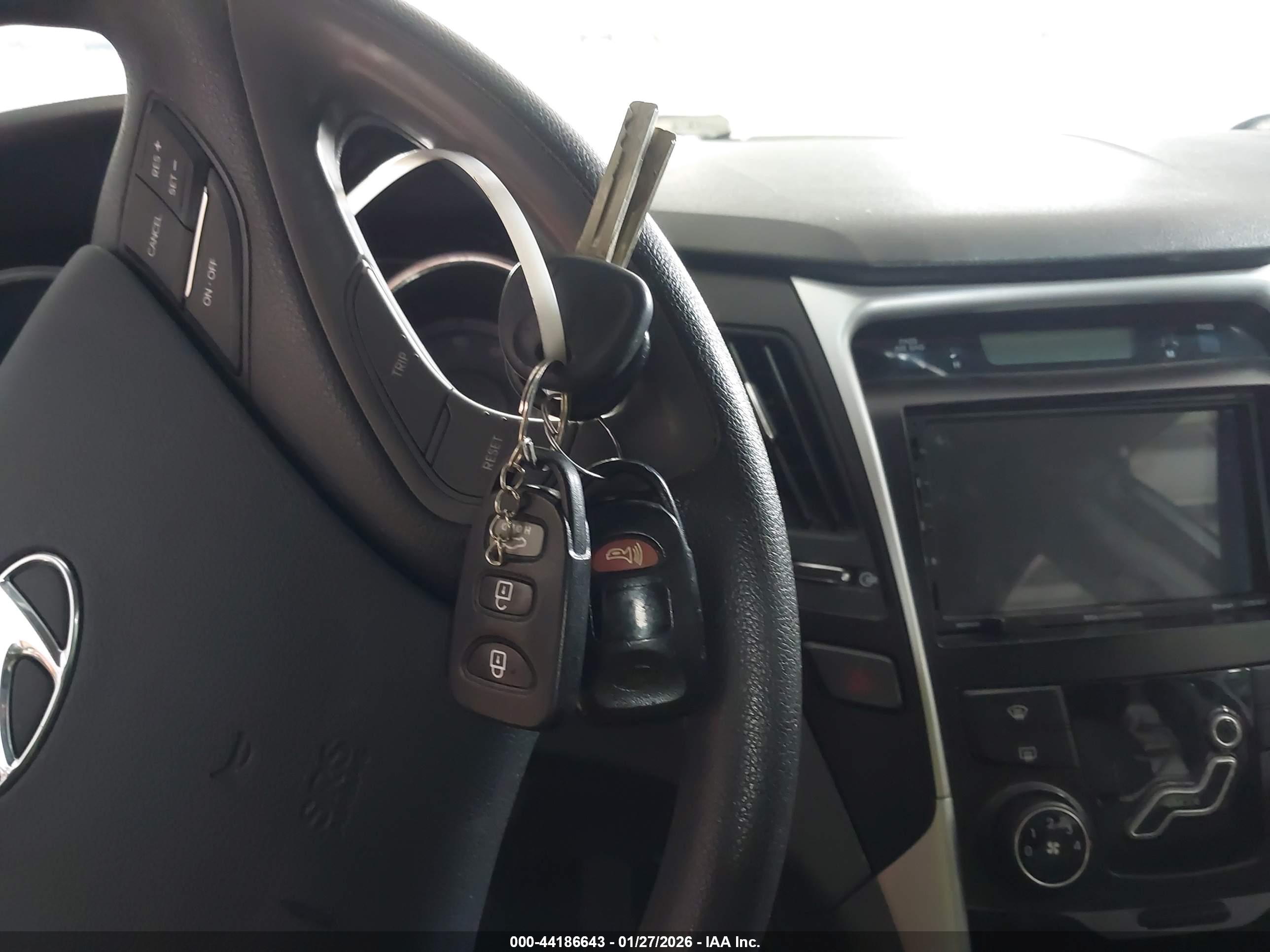 HYUNDAI SONATA image 11