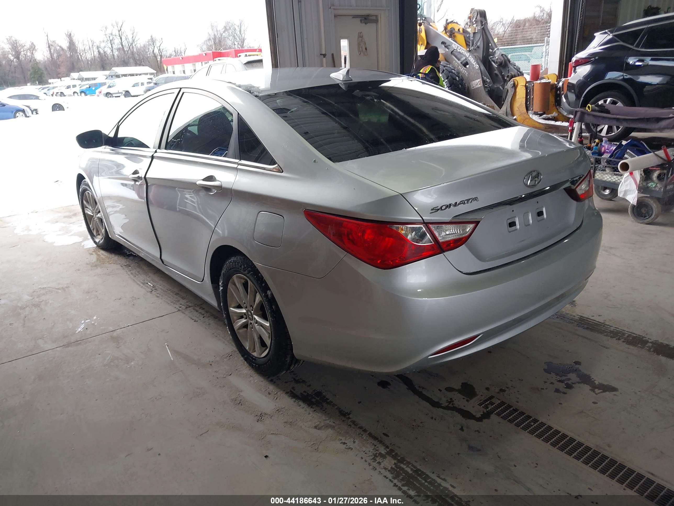 HYUNDAI SONATA image 3