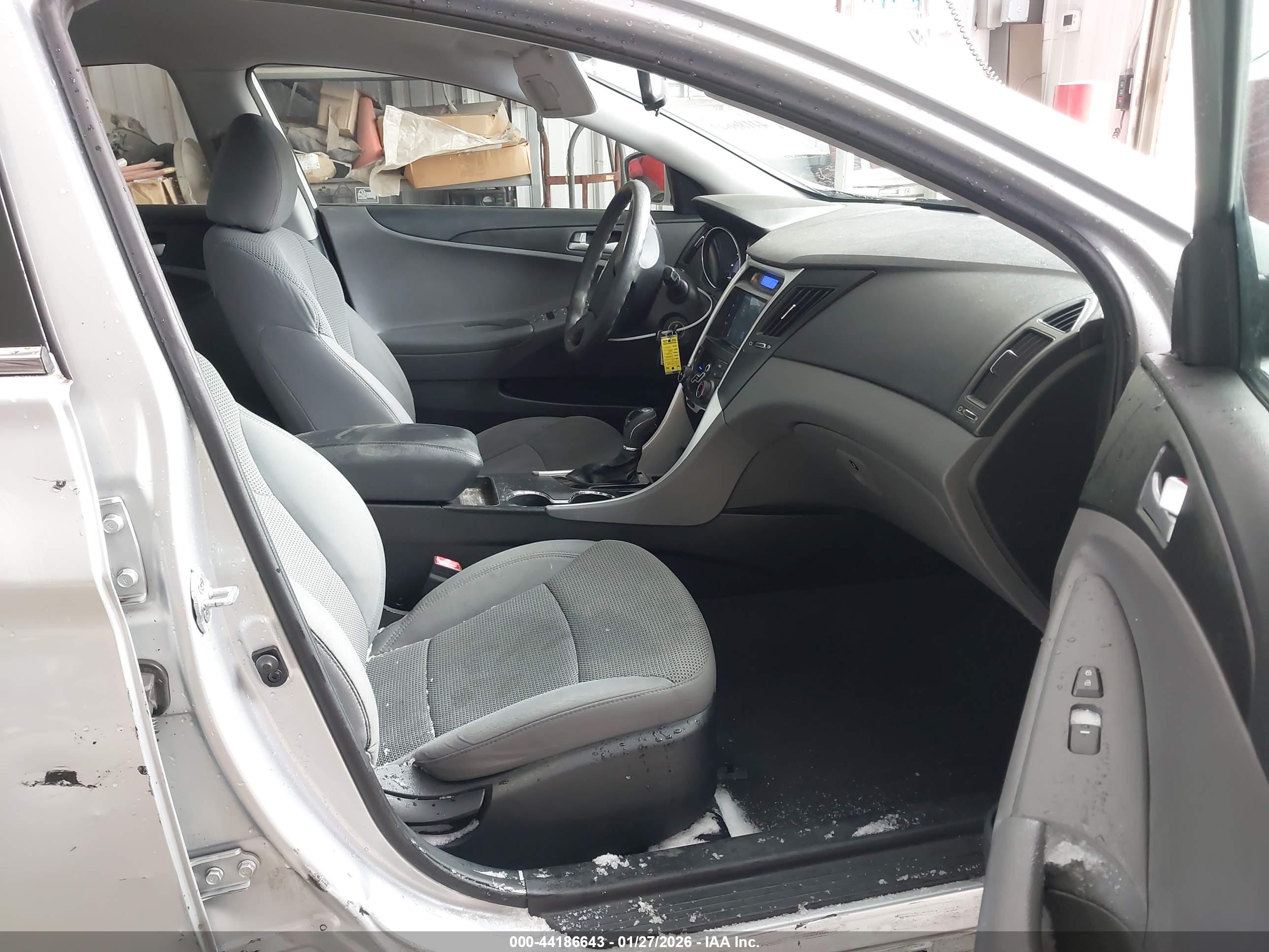 HYUNDAI SONATA image 5