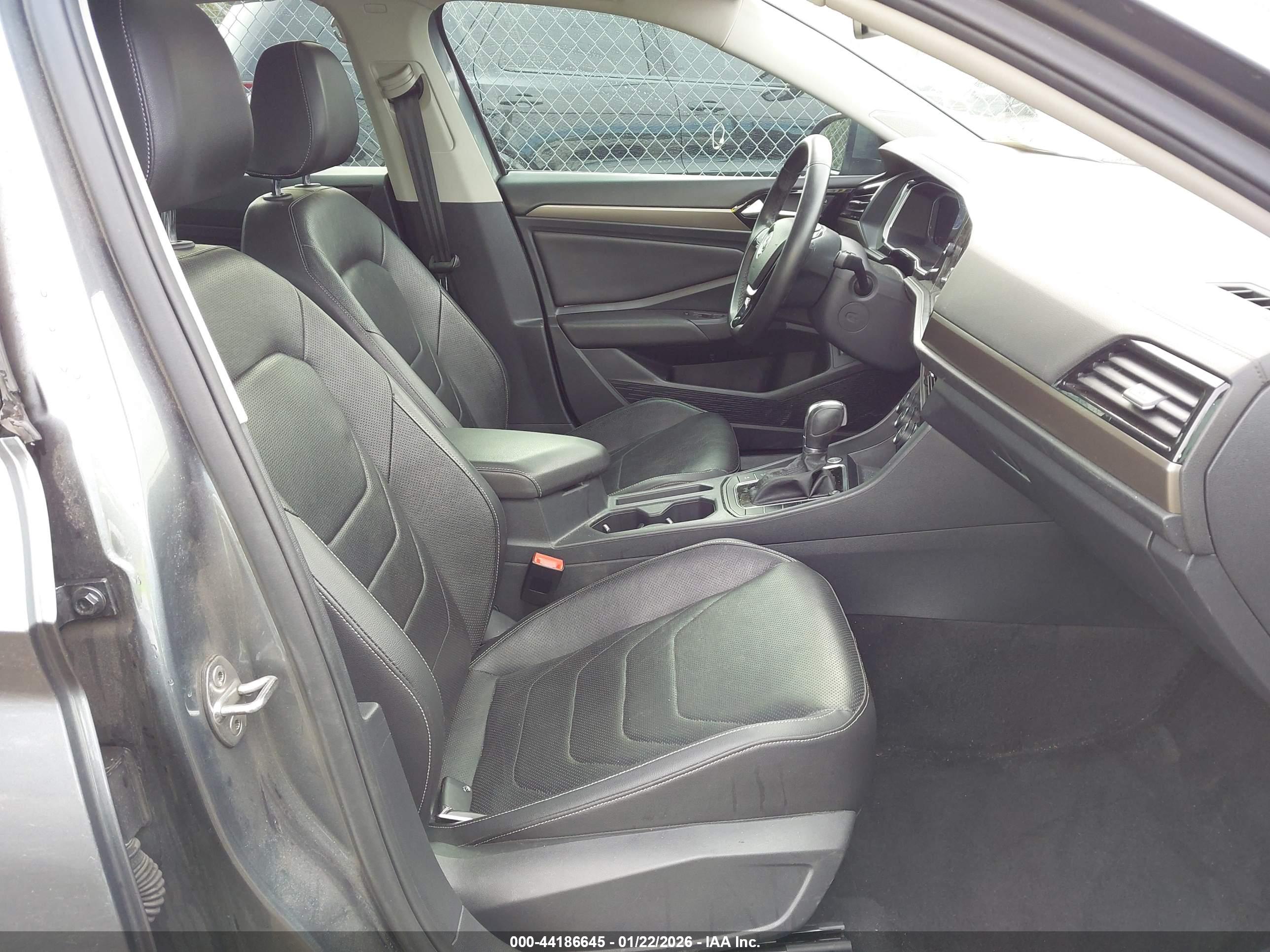 VOLKSWAGEN JETTA image 5