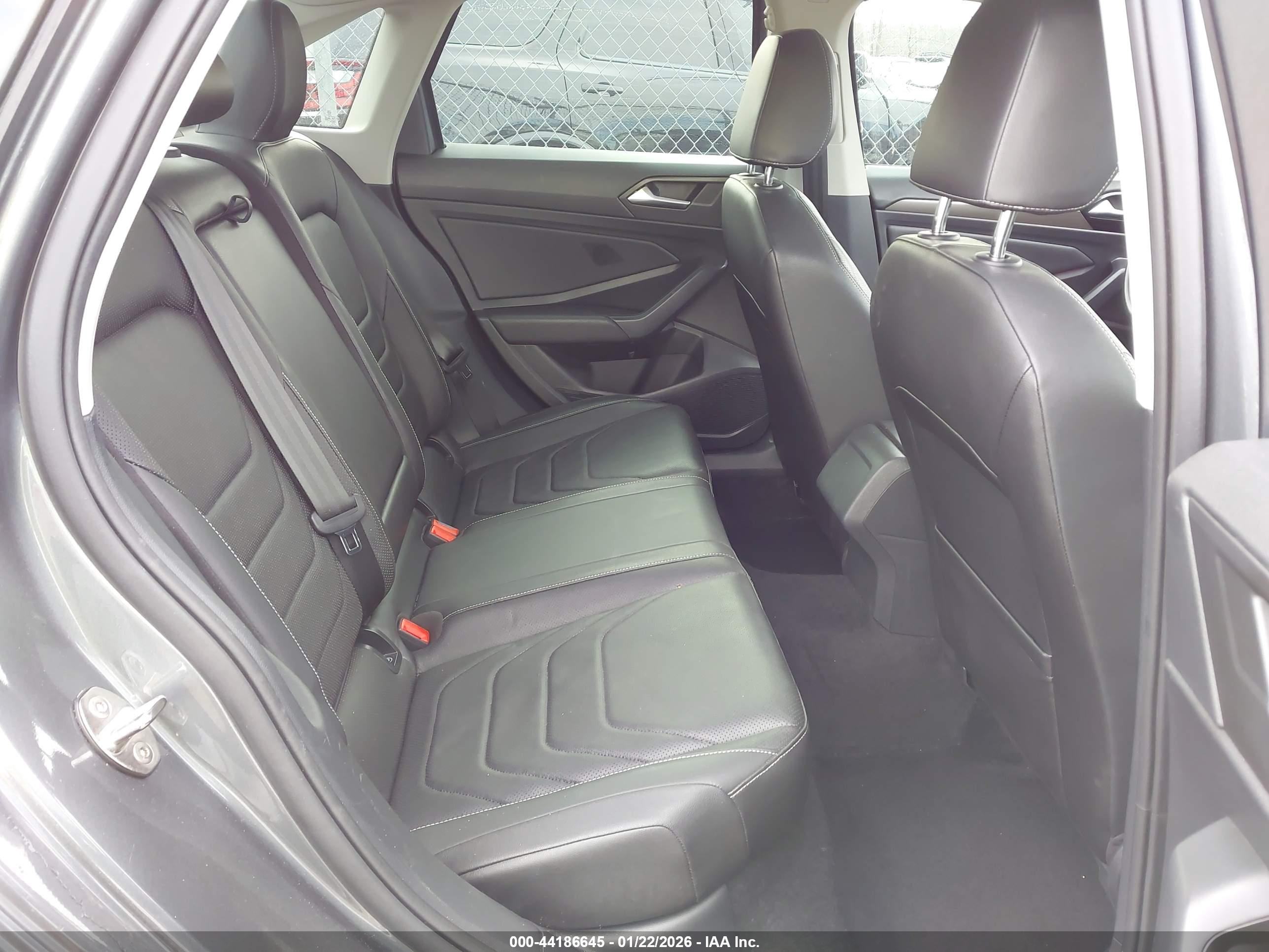 VOLKSWAGEN JETTA image 8