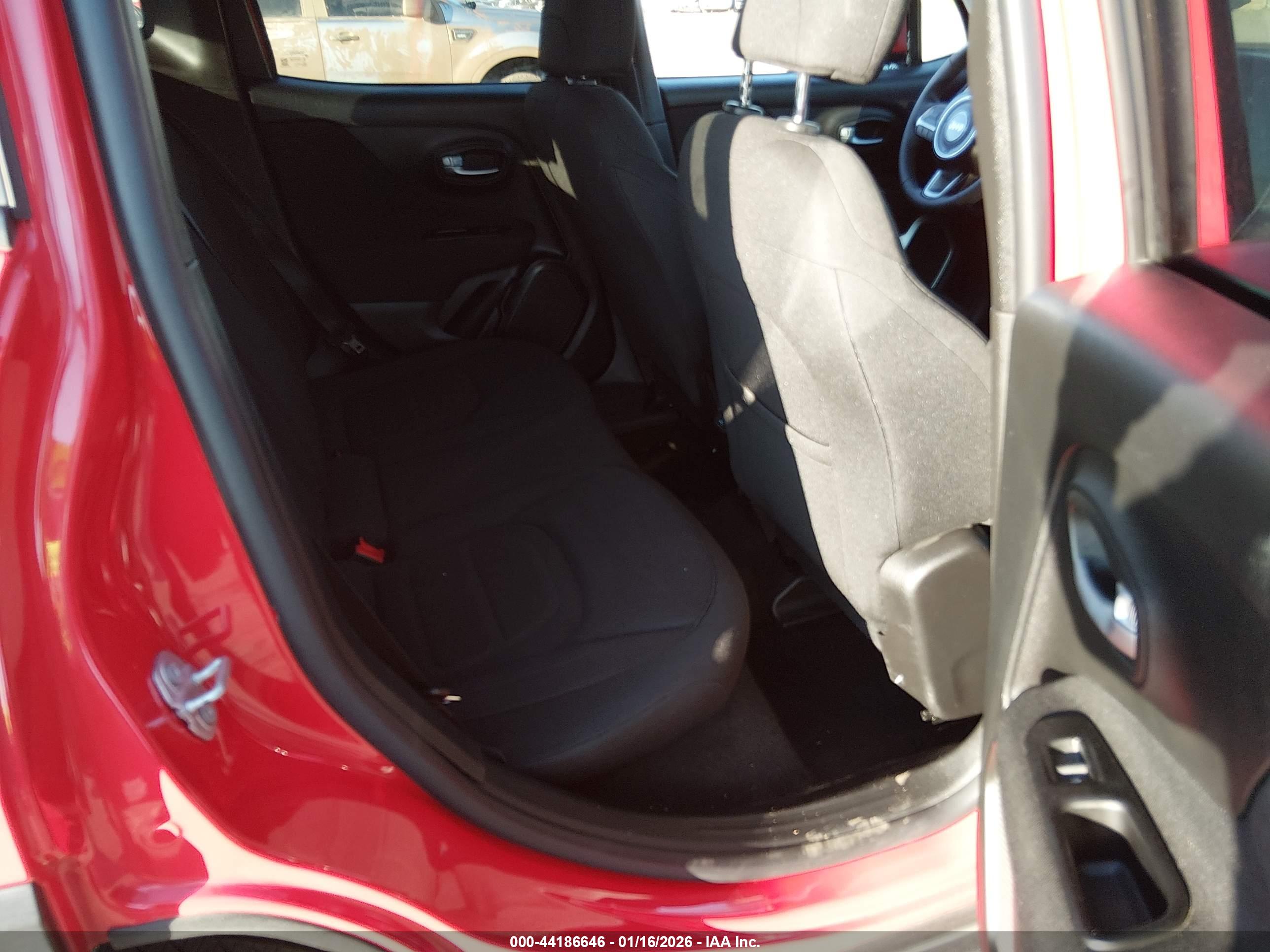 JEEP RENEGADE image 8