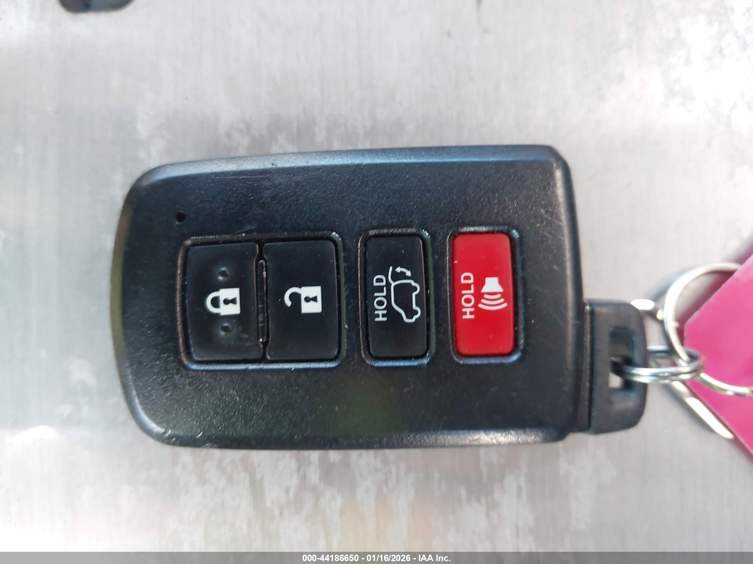 TOYOTA HIGHLANDER image 11