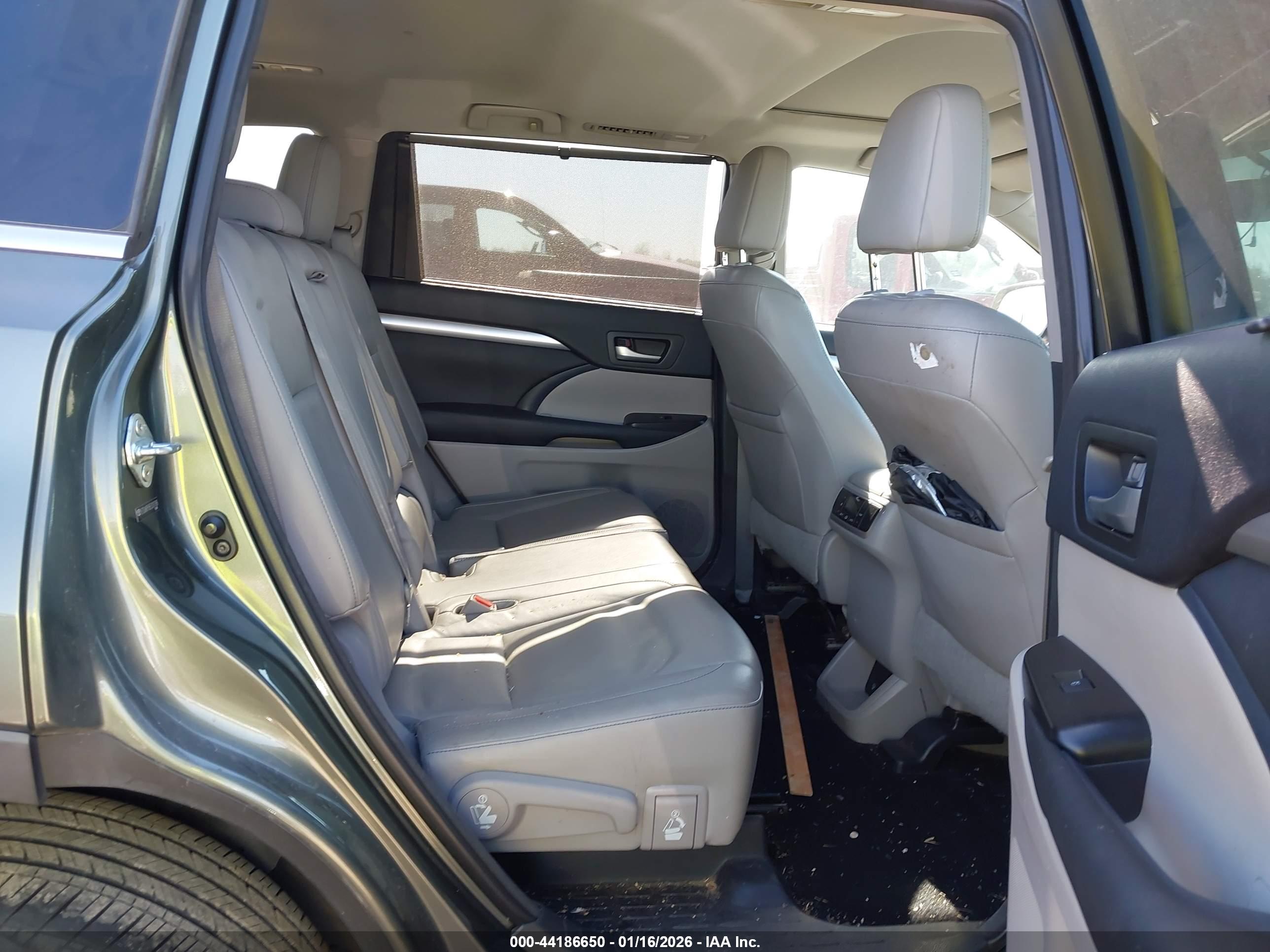 TOYOTA HIGHLANDER image 8