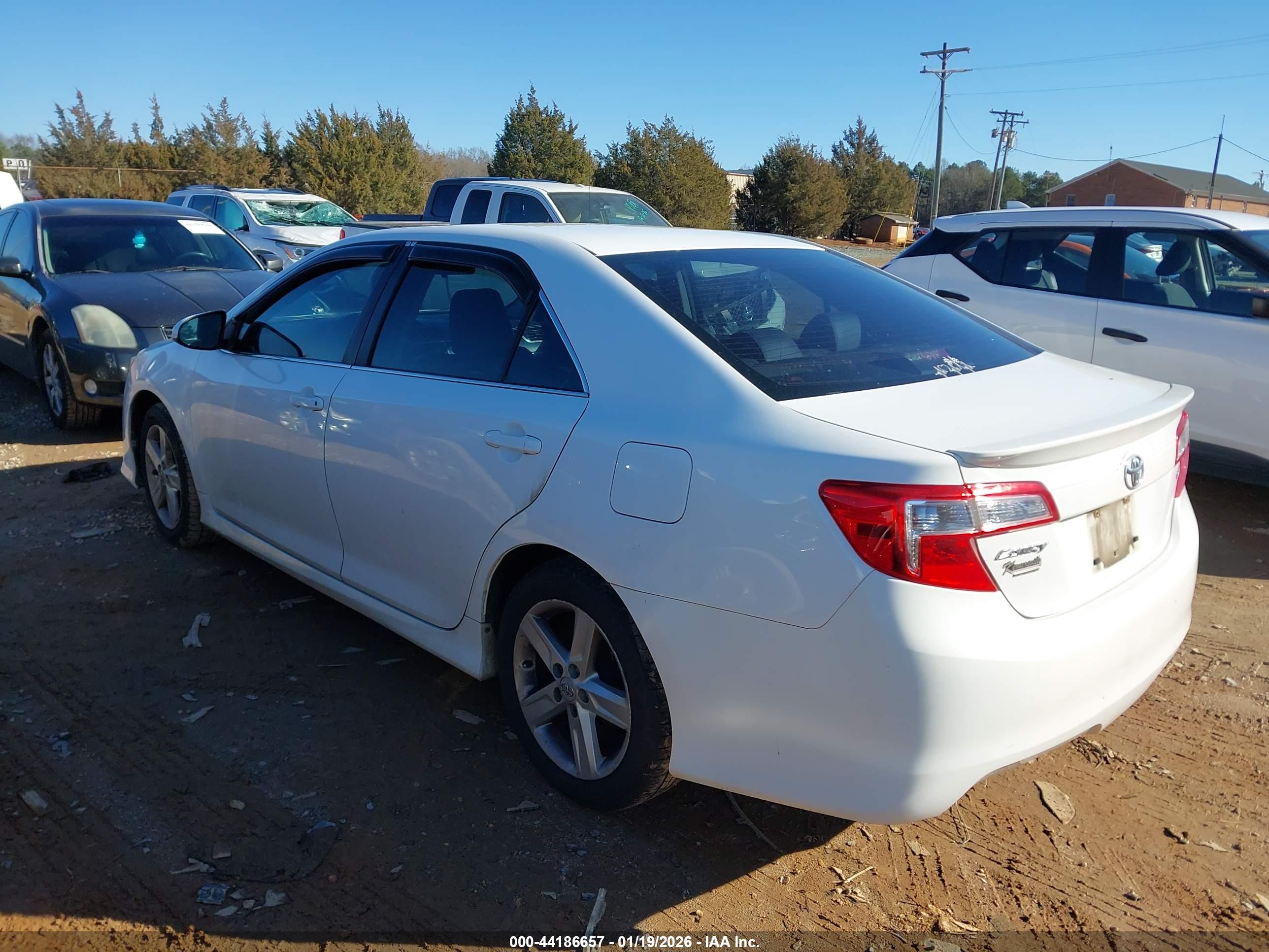 TOYOTA CAMRY image 3