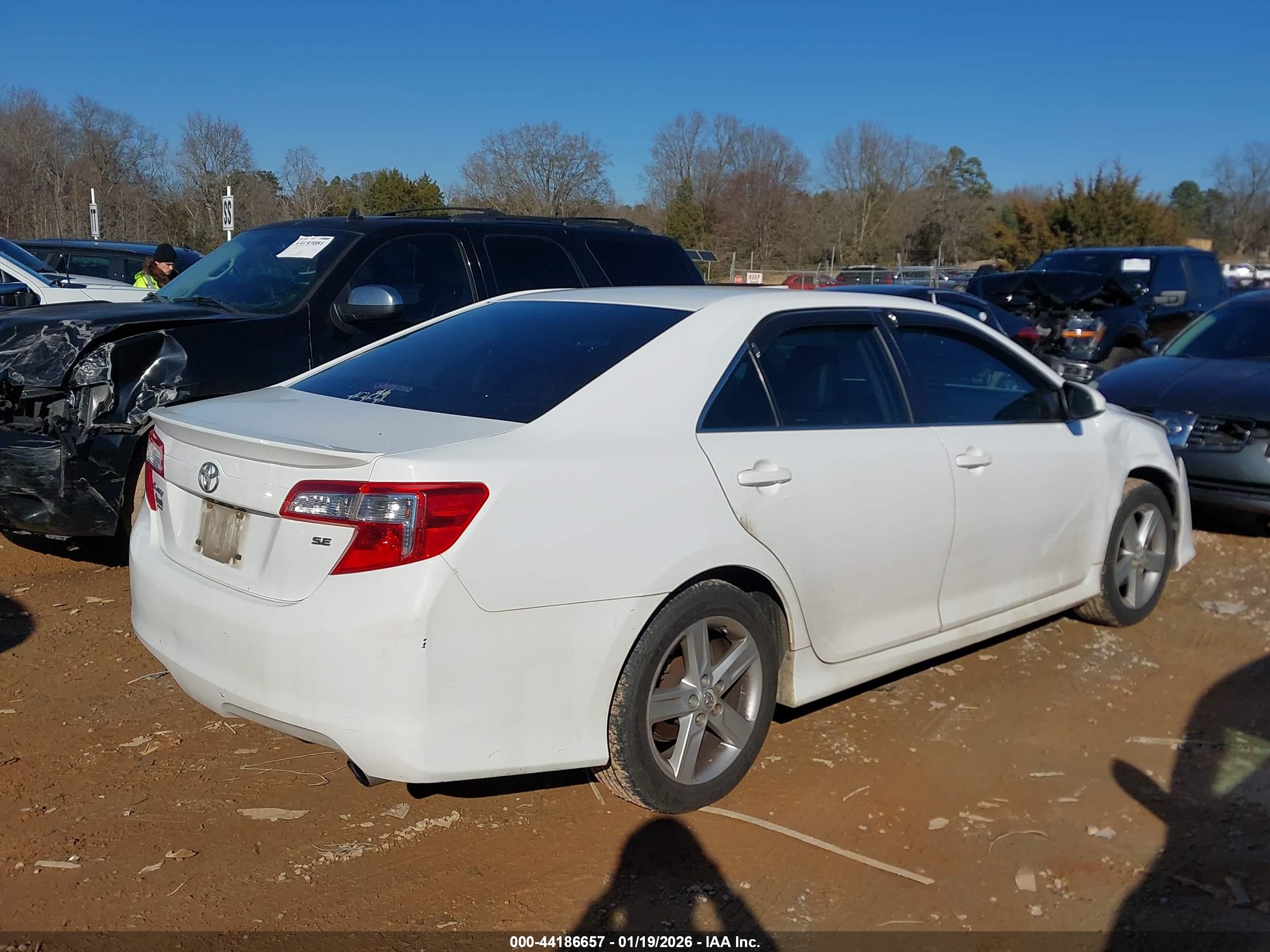 TOYOTA CAMRY image 4