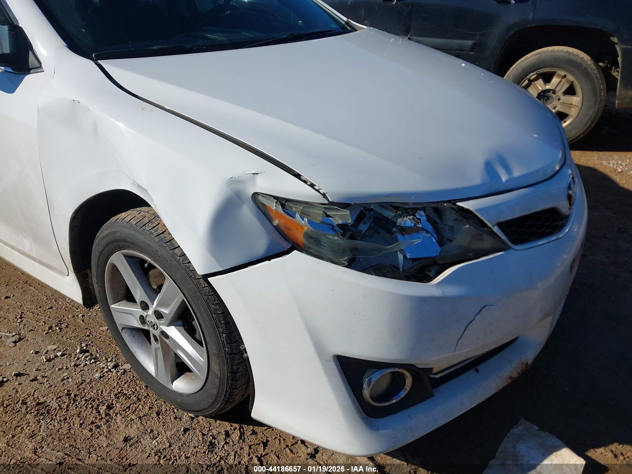 TOYOTA CAMRY image 6