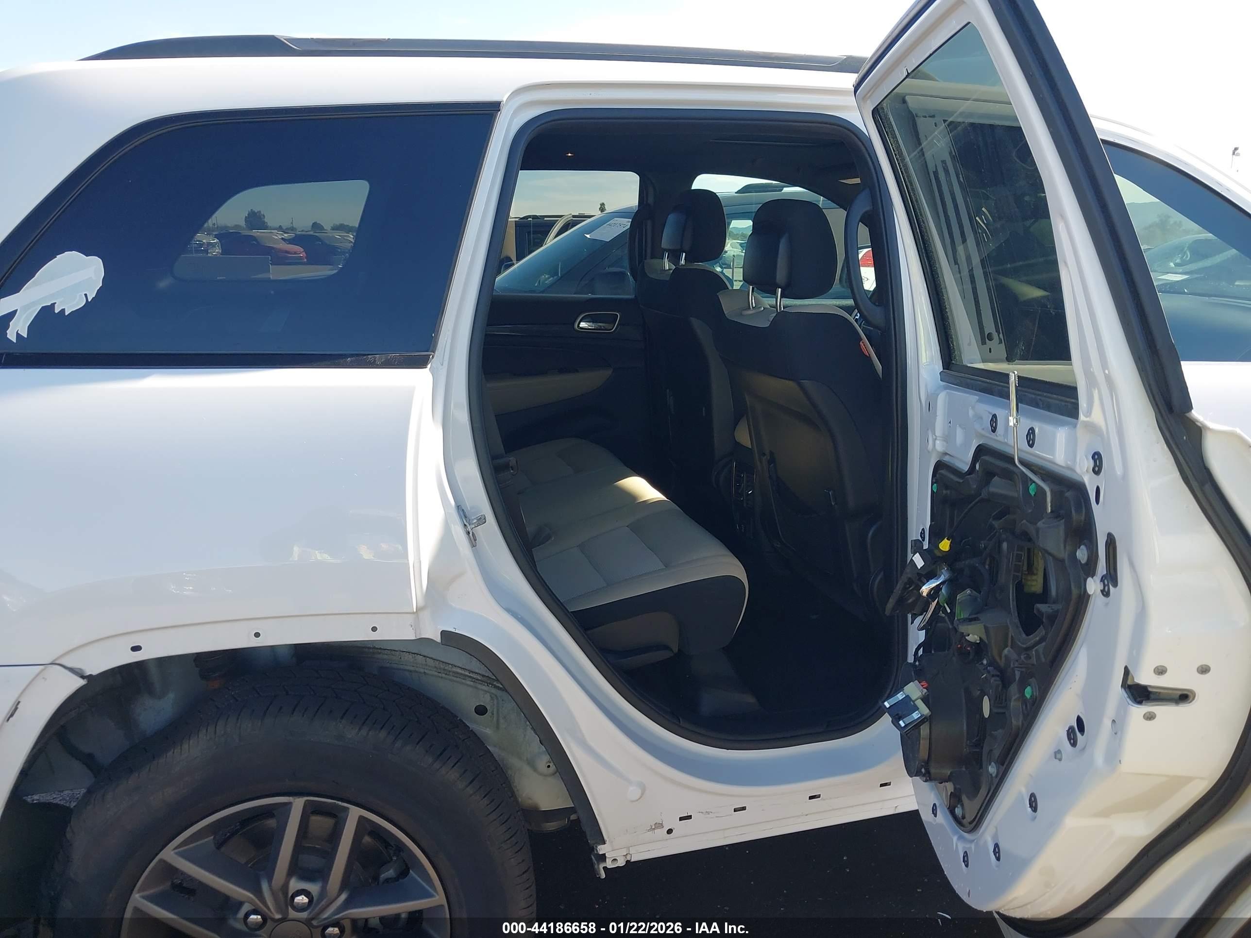 JEEP GRAND image 8