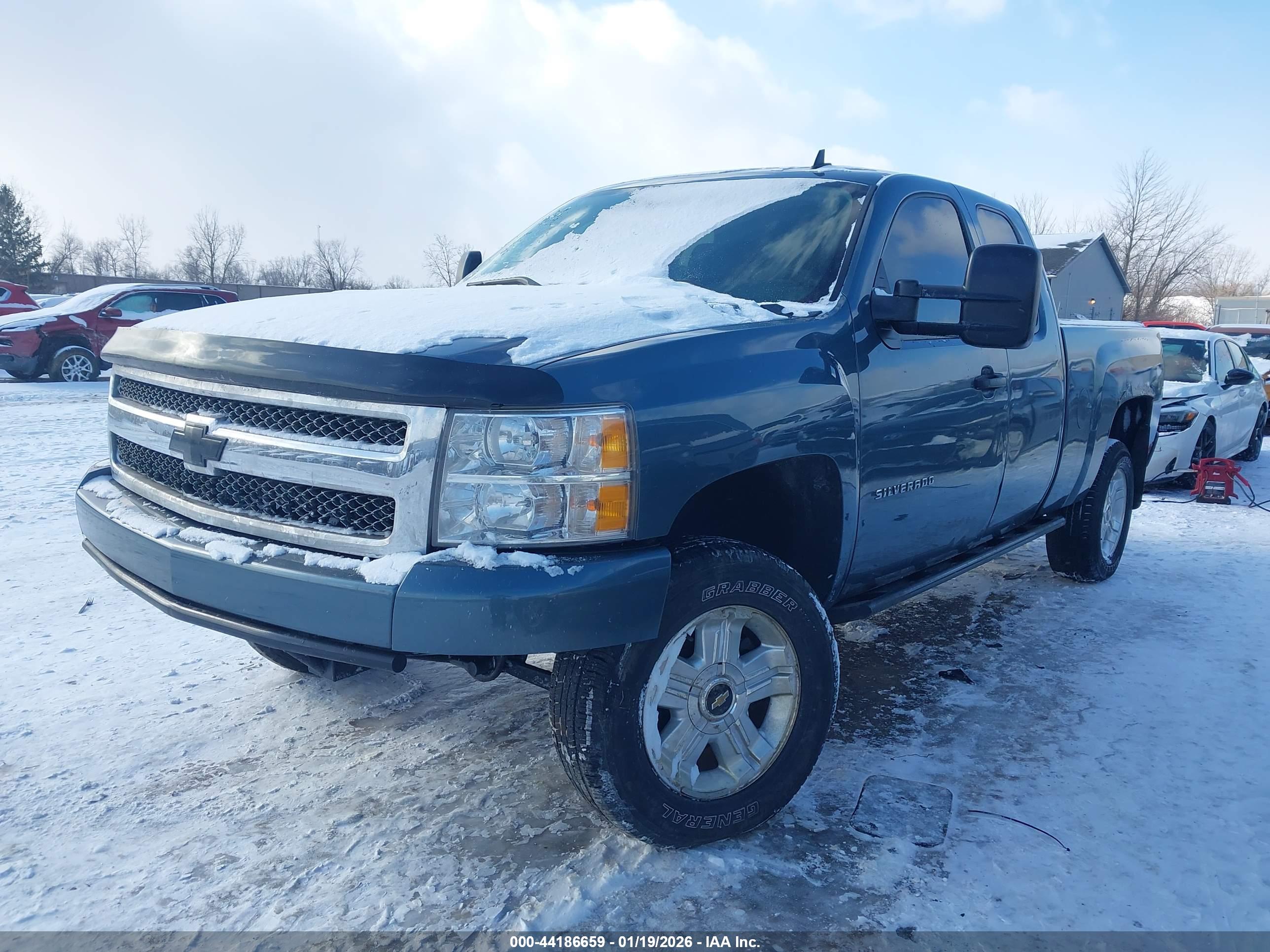 CHEVROLET SILVERADO image 2