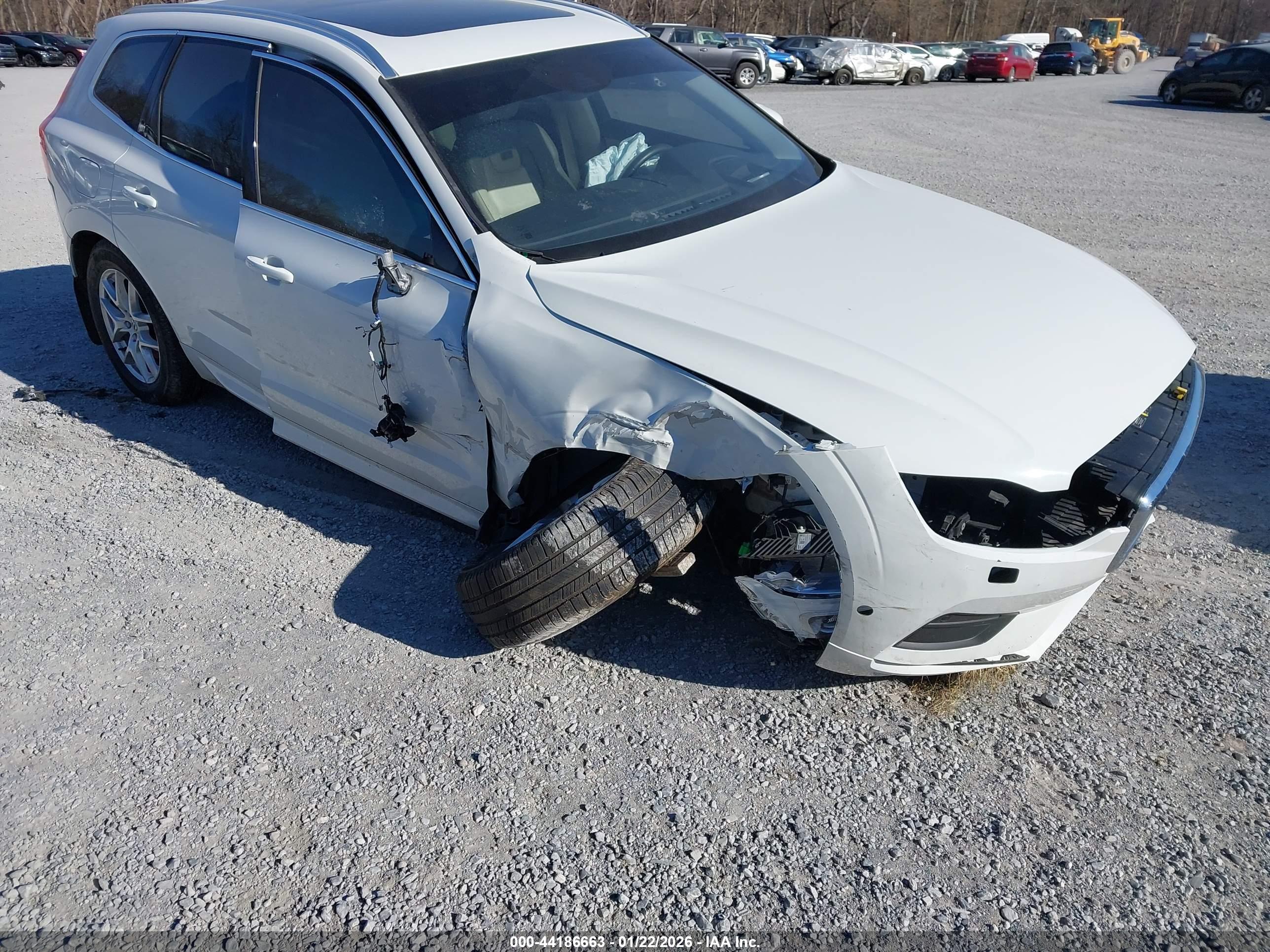 VOLVO XC60 image 6