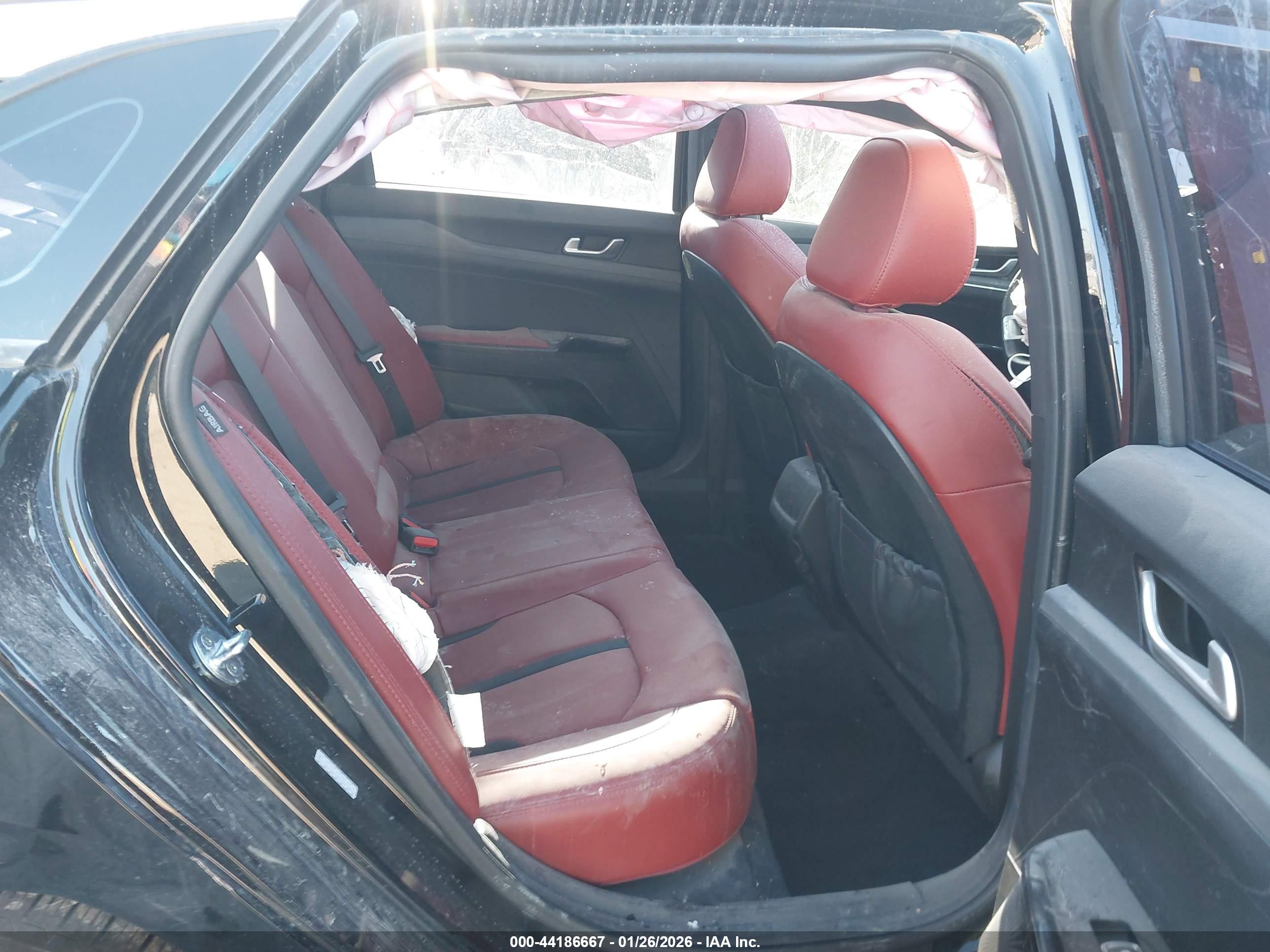 KIA K5 image 8