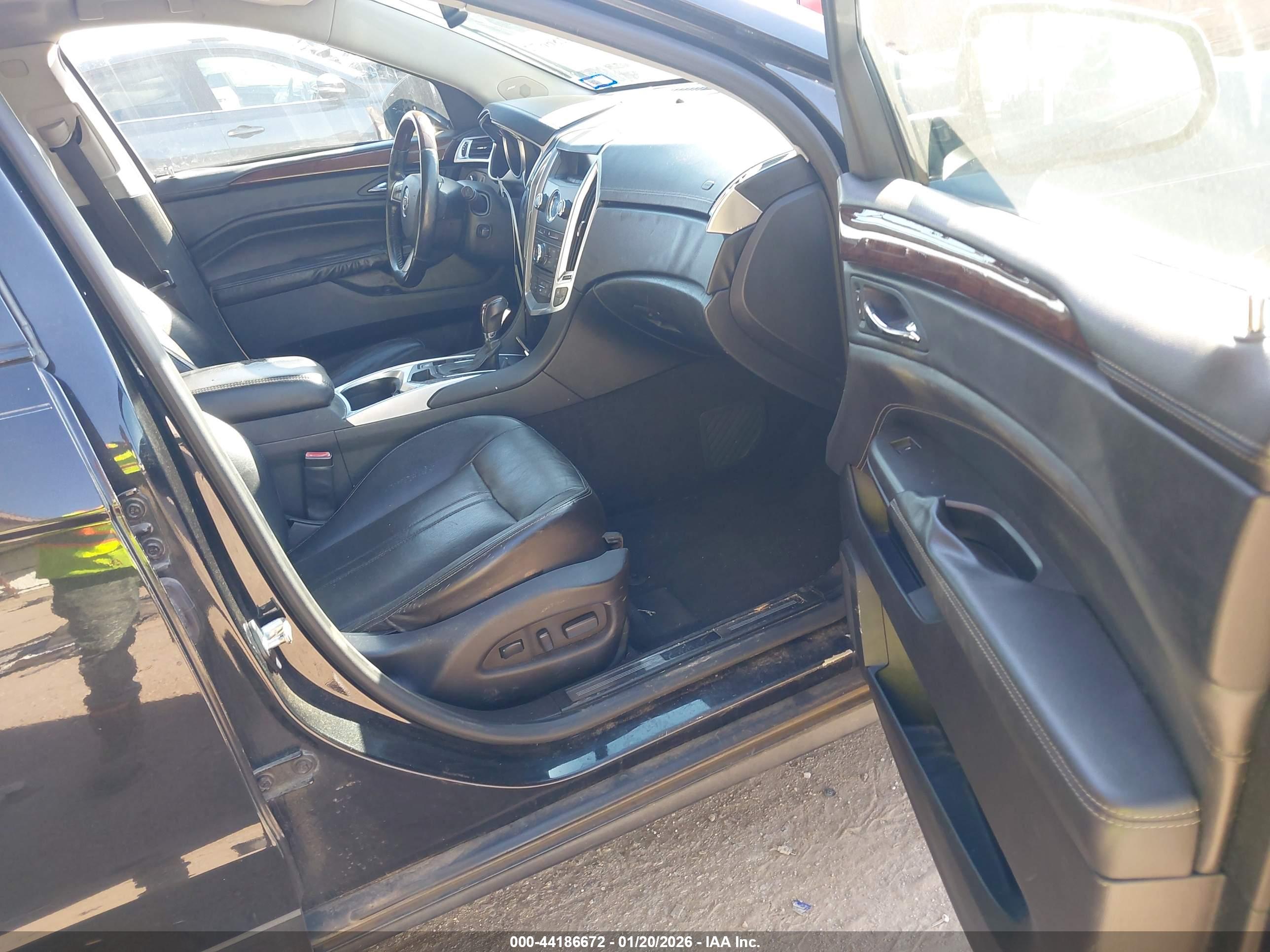 CADILLAC SRX image 5