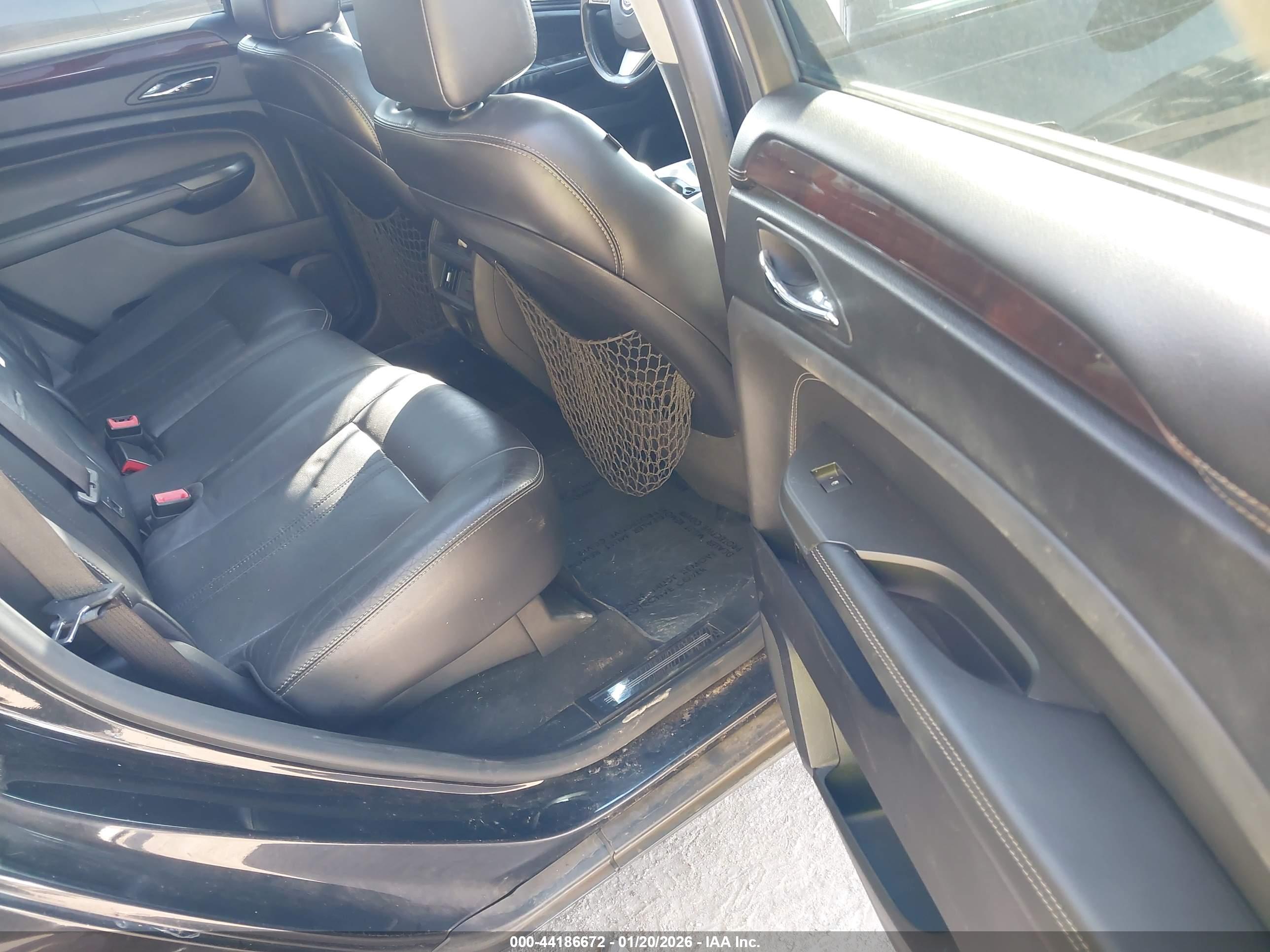 CADILLAC SRX image 8