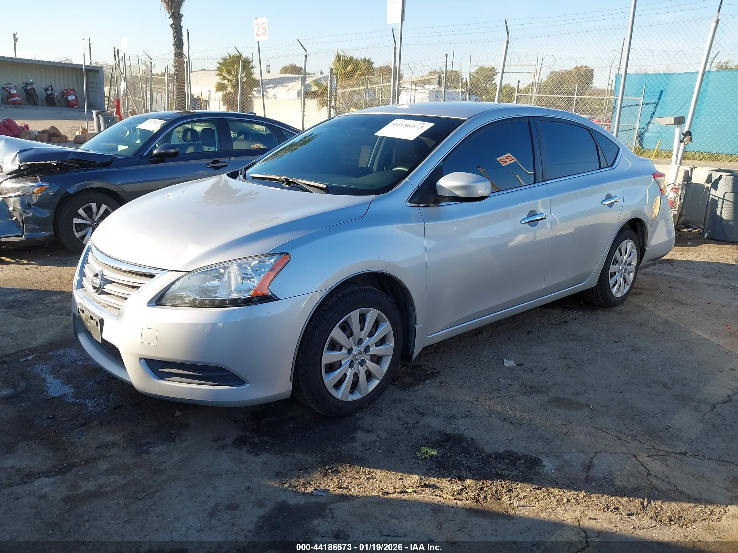 NISSAN SENTRA image 2