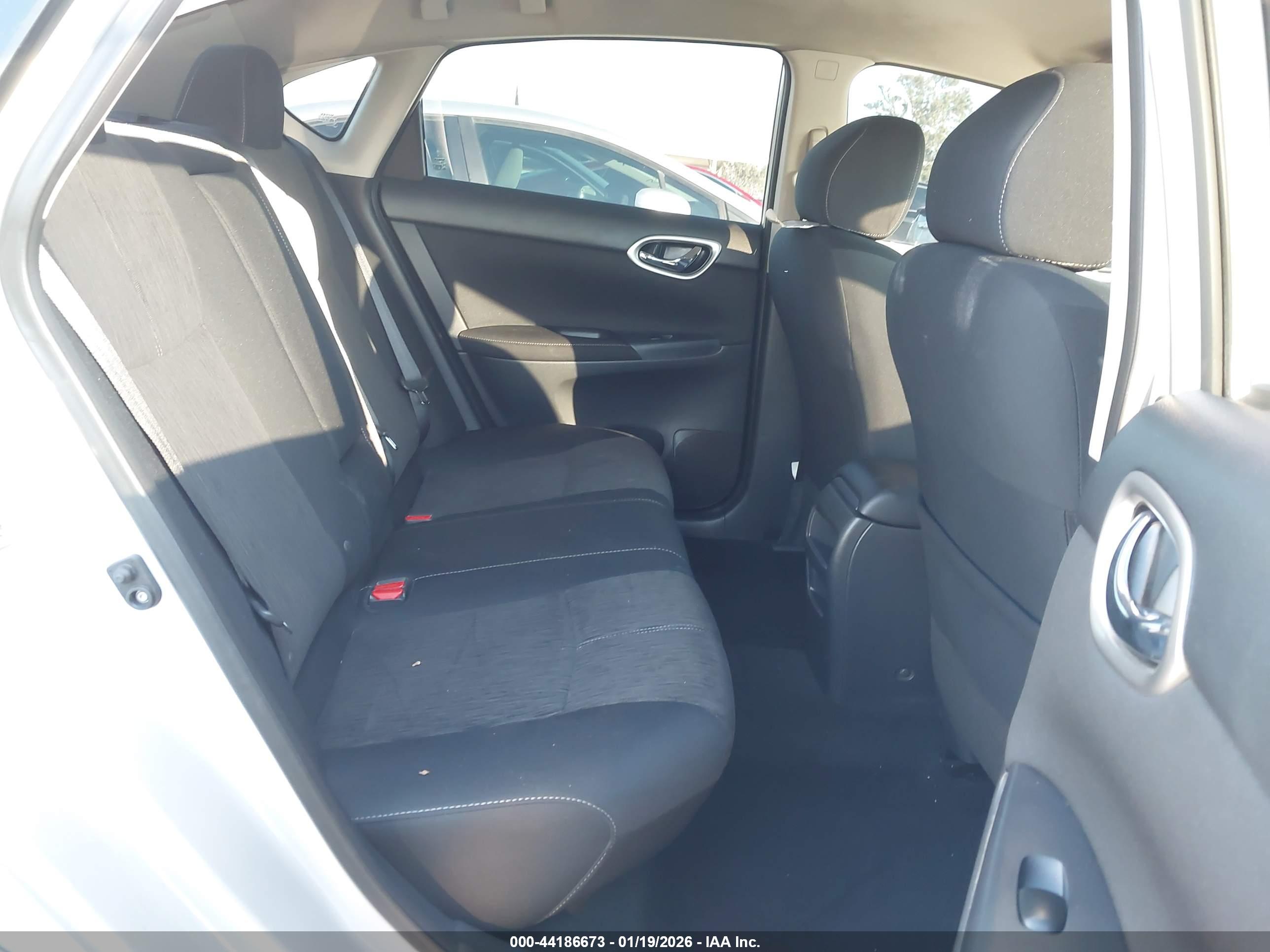 NISSAN SENTRA image 8