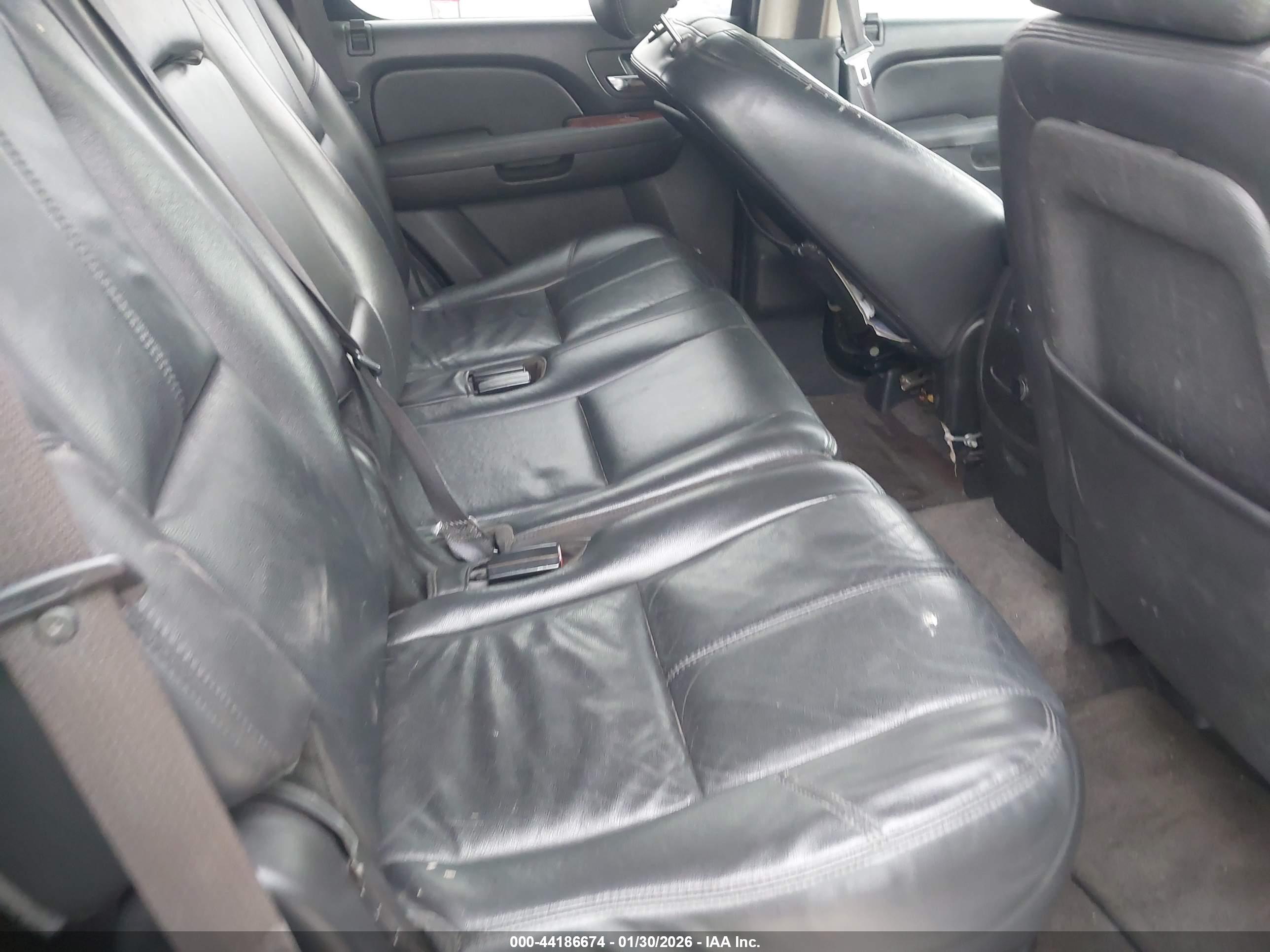 CHEVROLET TAHOE image 8