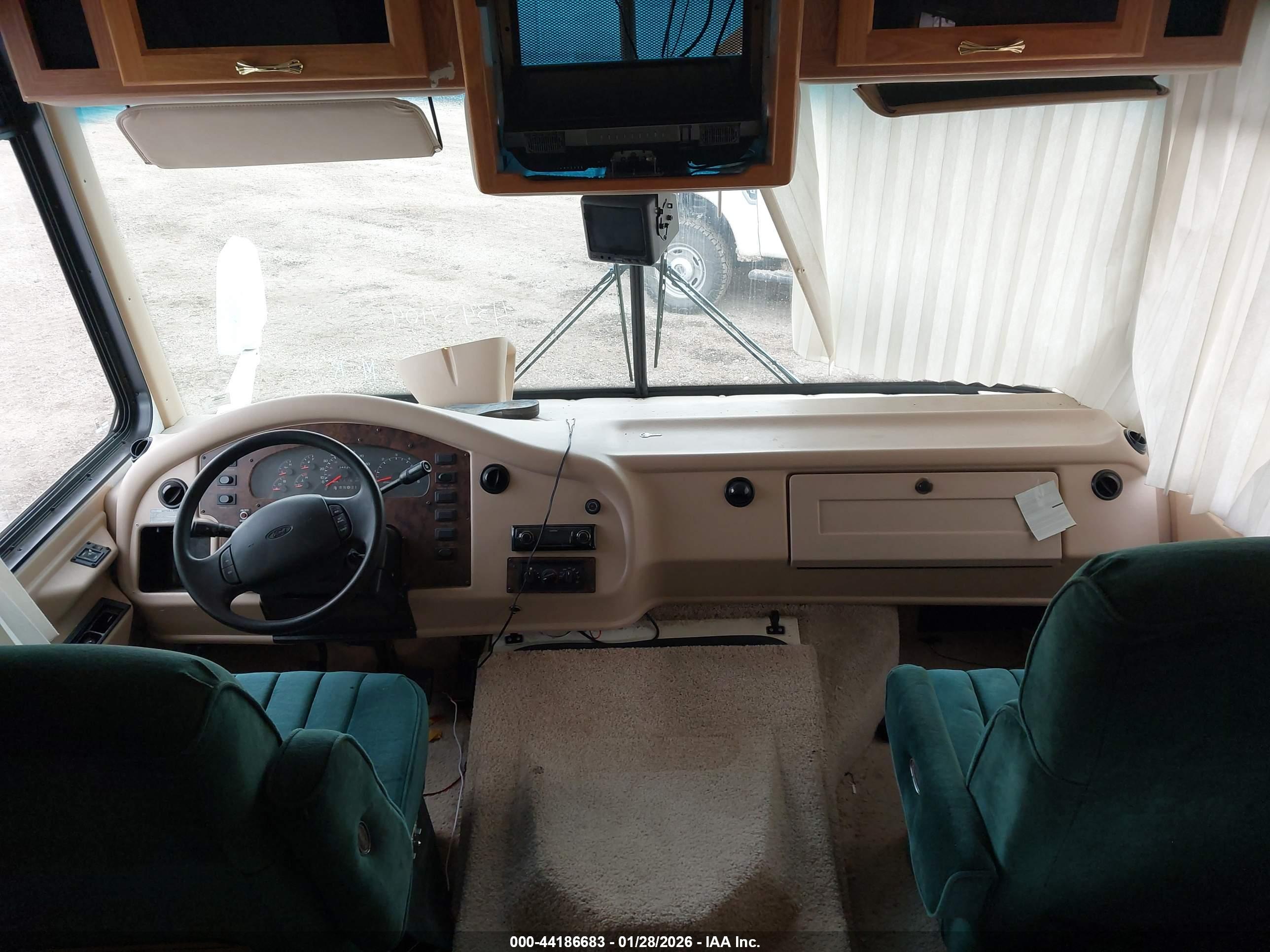 FORD F550 image 5