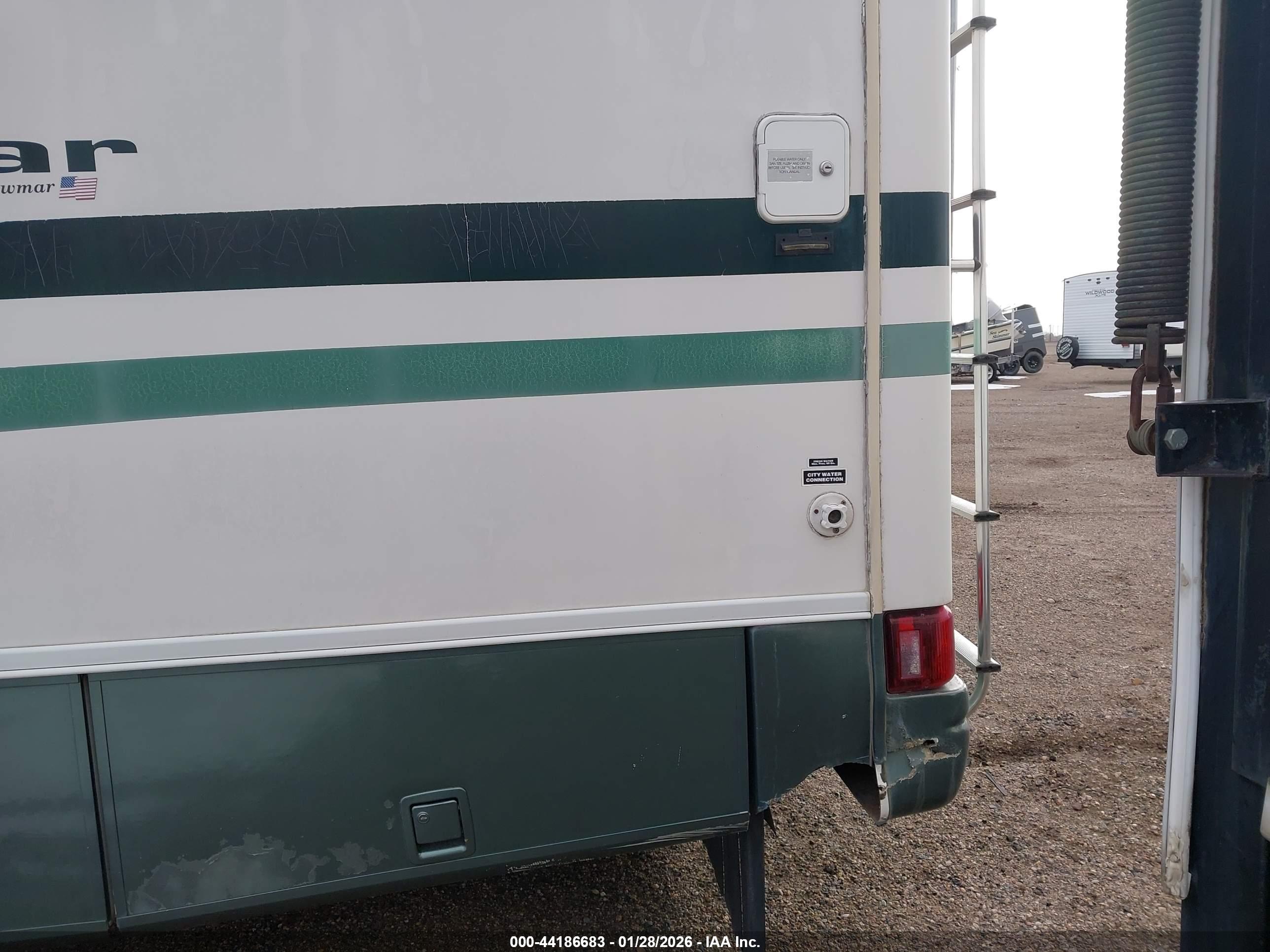 FORD F550 image 6