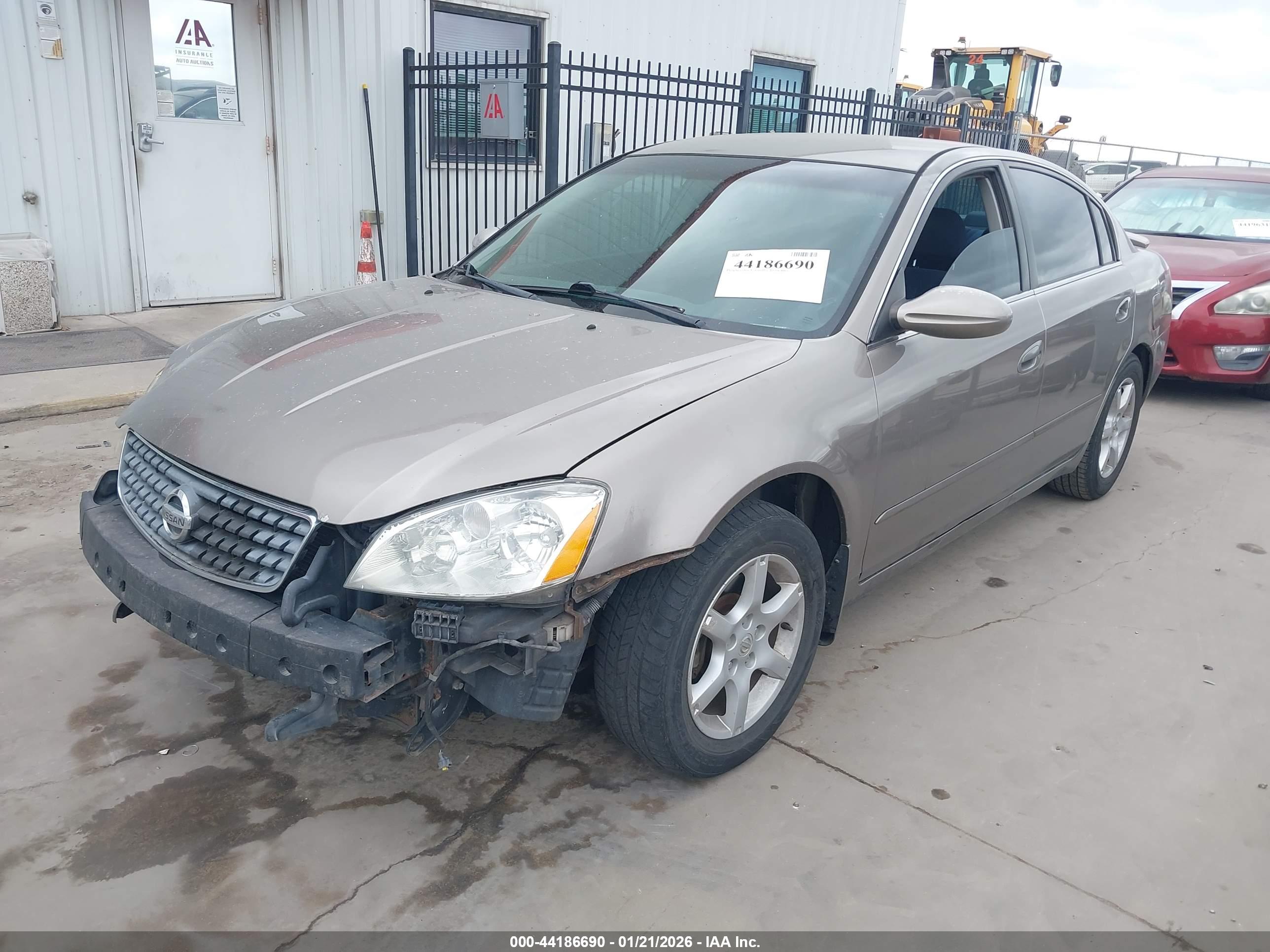 NISSAN ALTIMA image 2