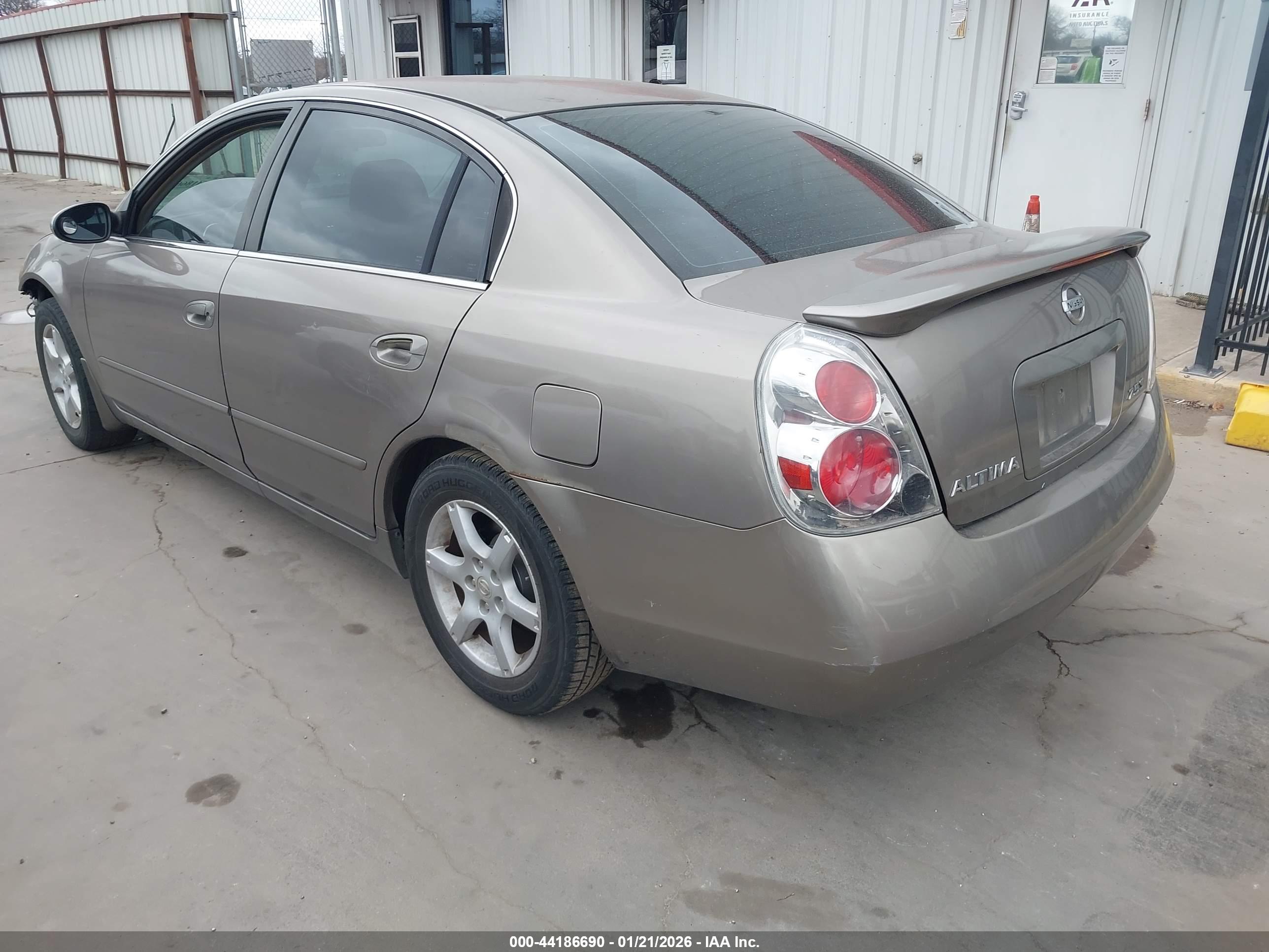 NISSAN ALTIMA image 3