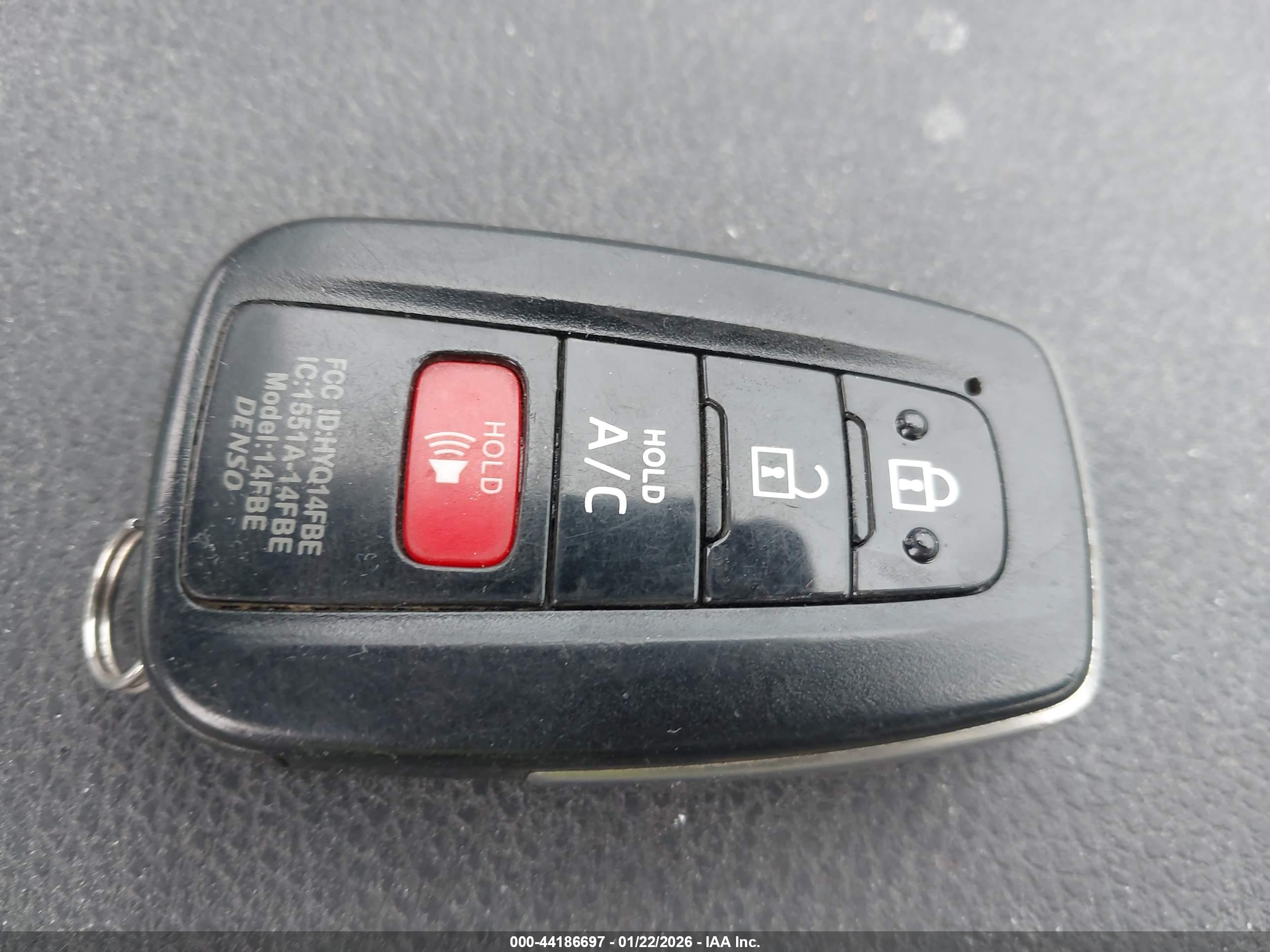 TOYOTA PRIUS image 11