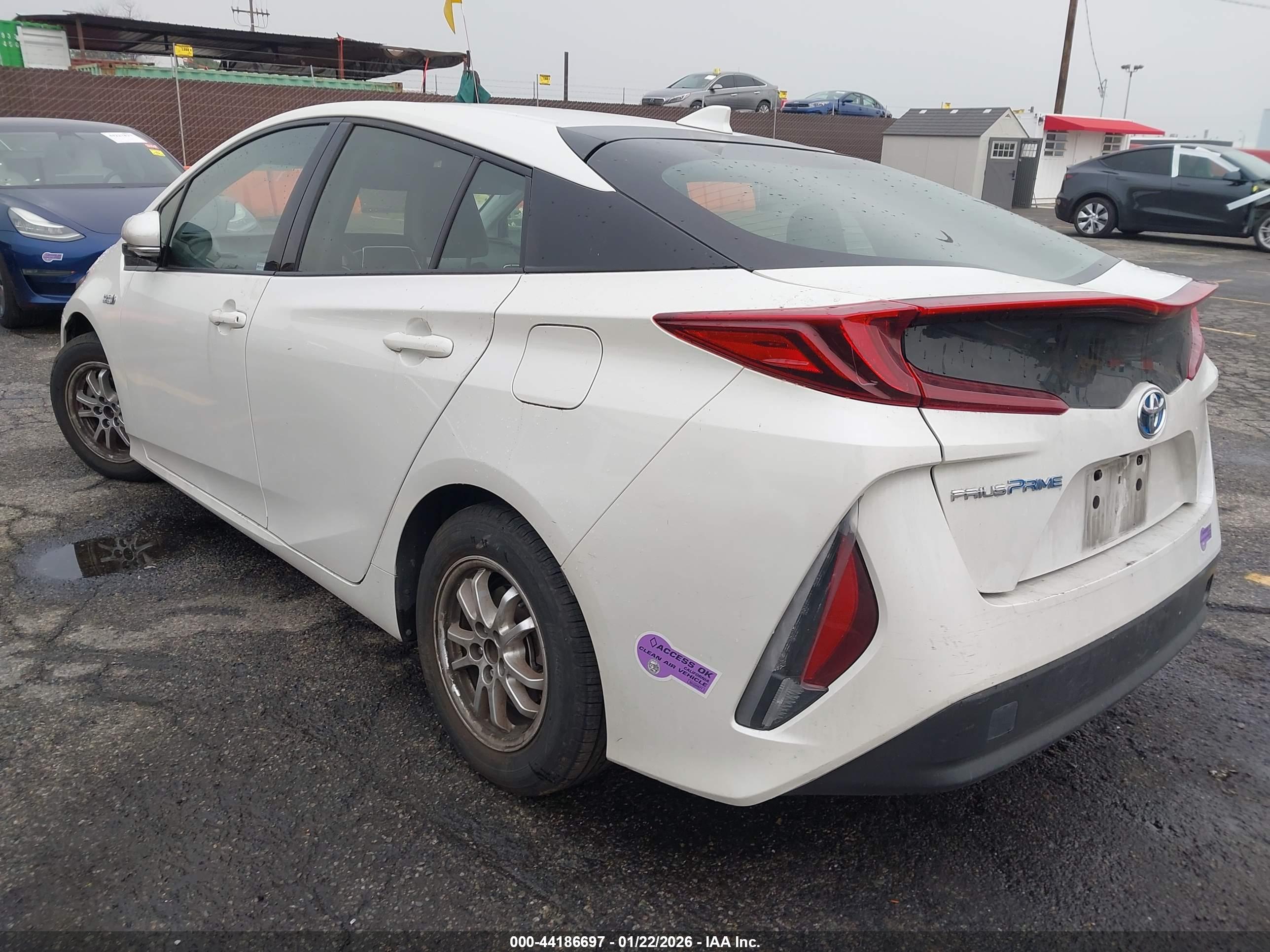 TOYOTA PRIUS image 3