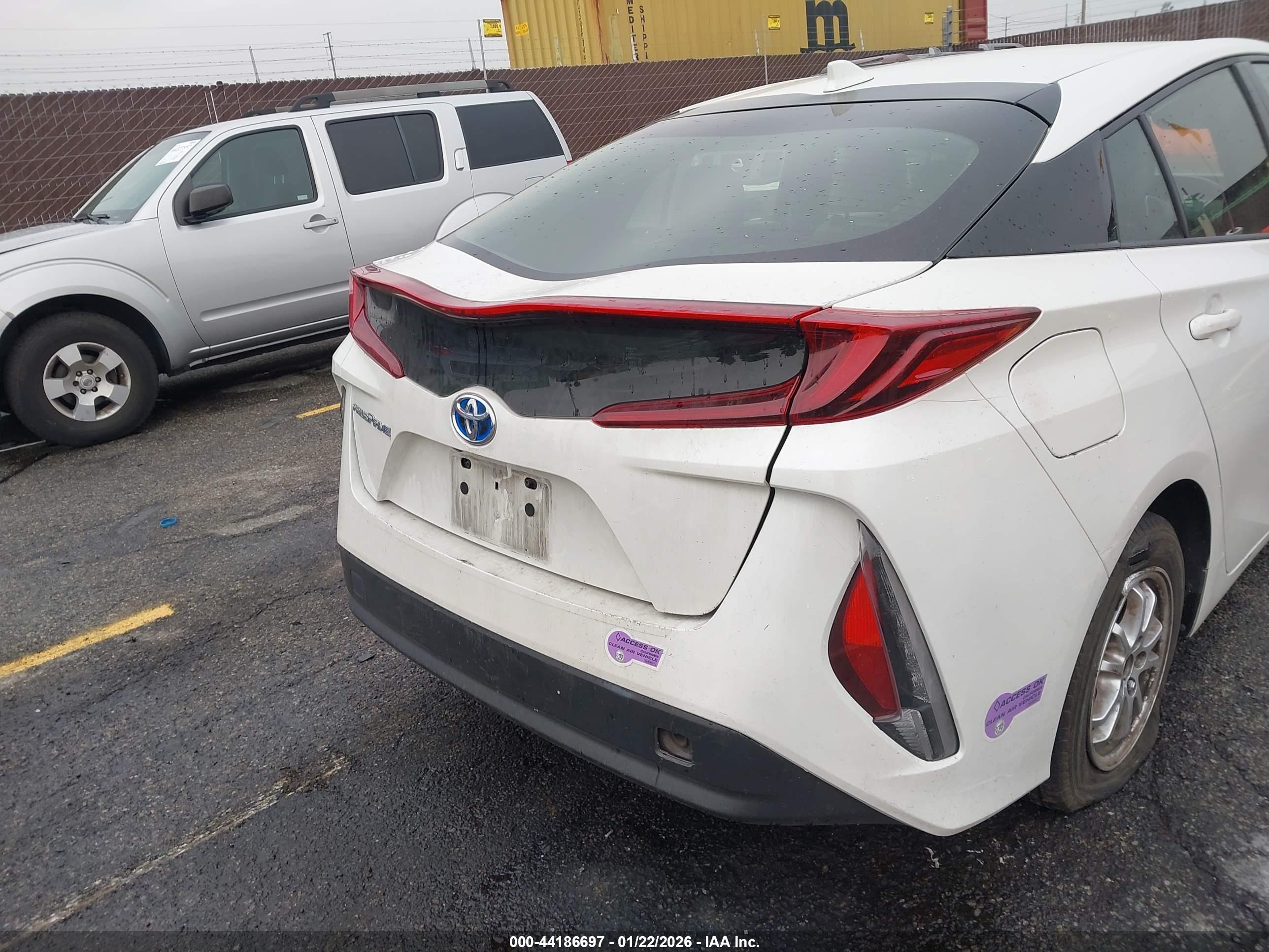TOYOTA PRIUS image 4